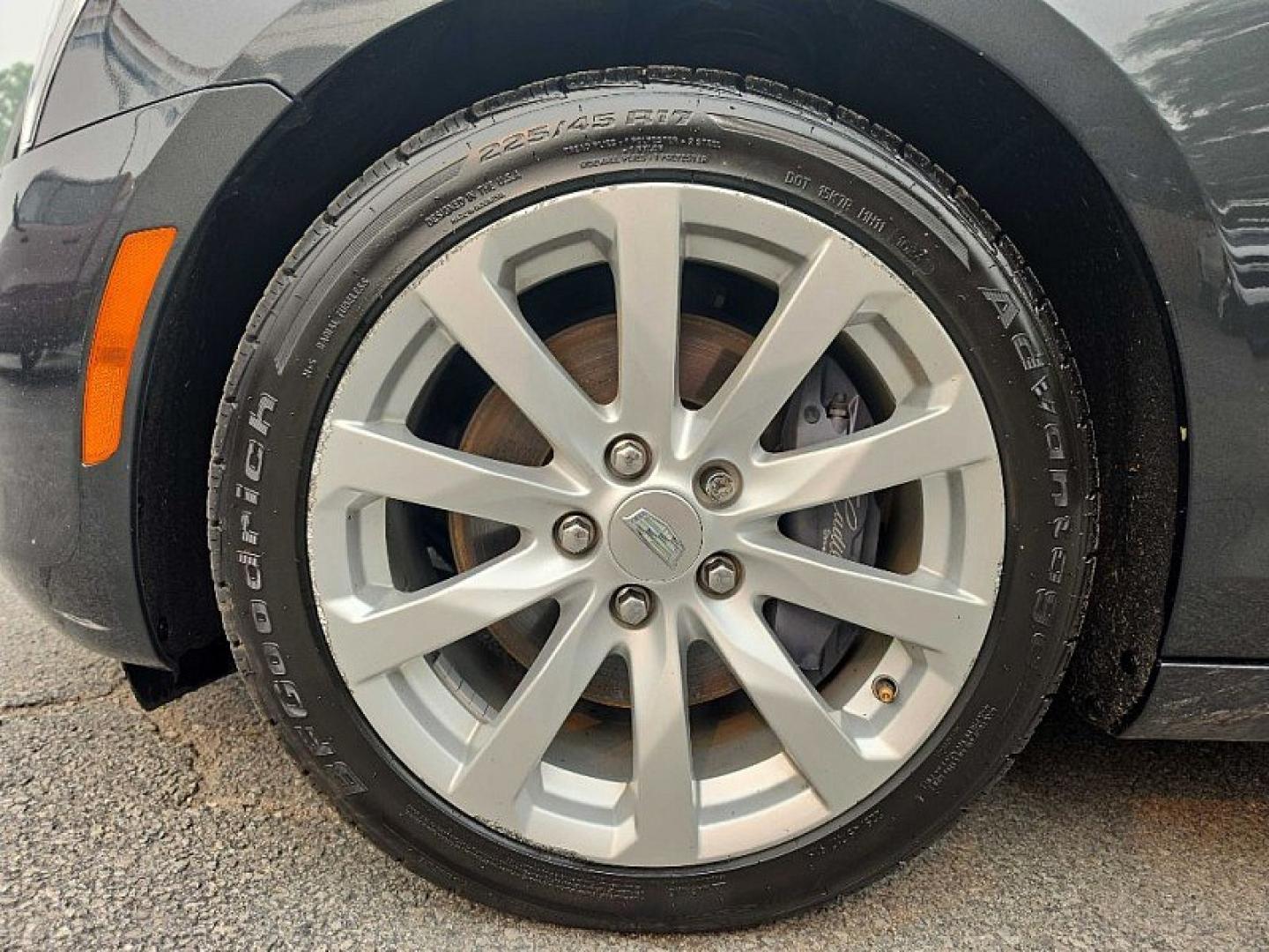 2018 GRAY /BLACK Cadillac ATS 2.0L AWD (1G6AE5RX1J0) with an 2.0L L4 DOHC 16V TURBO engine, Automatic 8-Spd transmission, located at 3304 Woodville Road, Northwood, OH, 43619, (419) 210-8019, 41.612694, -83.480743 - Your #1 Destination for Auto Loans and mdash;No Matter Your Credit!At our dealership, we believe everyone deserves the opportunity to drive their dream car and mdash;whether you have good credit, bad credit, or no credit at all. With a wide selection of hundreds of cars, trucks, and SUVs, you'll fin- Photo#17