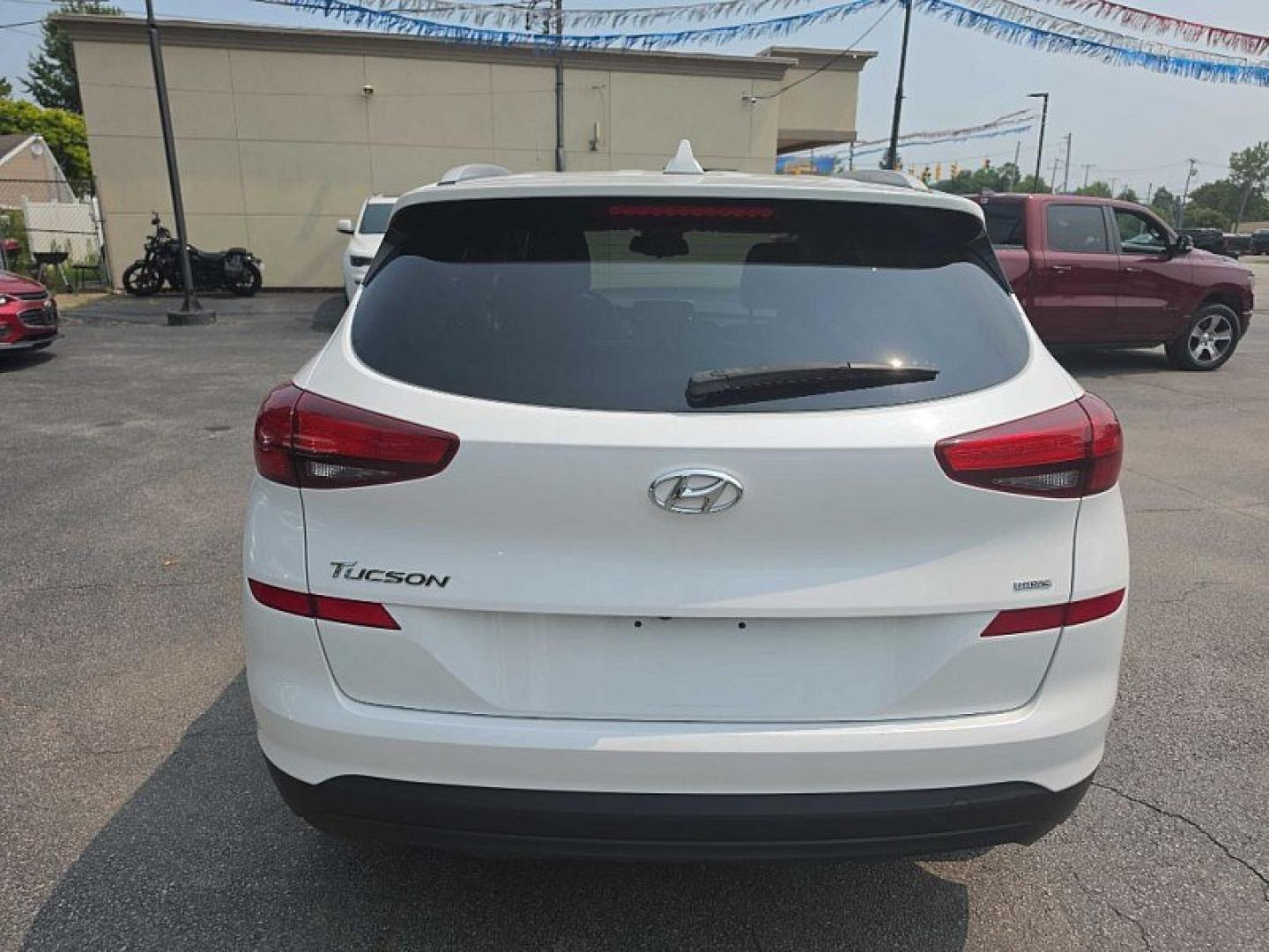2019 WHITE /BLACK / BEIGE Hyundai Tucson SEL AWD (KM8J3CA47KU) with an 2.0L L4 DOHC 16V engine, 6A transmission, located at 3304 Woodville Road, Northwood, OH, 43619, (419) 210-8019, 41.612694, -83.480743 - Your #1 Destination for Auto Loans and mdash;No Matter Your Credit!At our dealership, we believe everyone deserves the opportunity to drive their dream car and mdash;whether you have good credit, bad credit, or no credit at all. With a wide selection of hundreds of cars, trucks, and SUVs, you'll fin- Photo#3