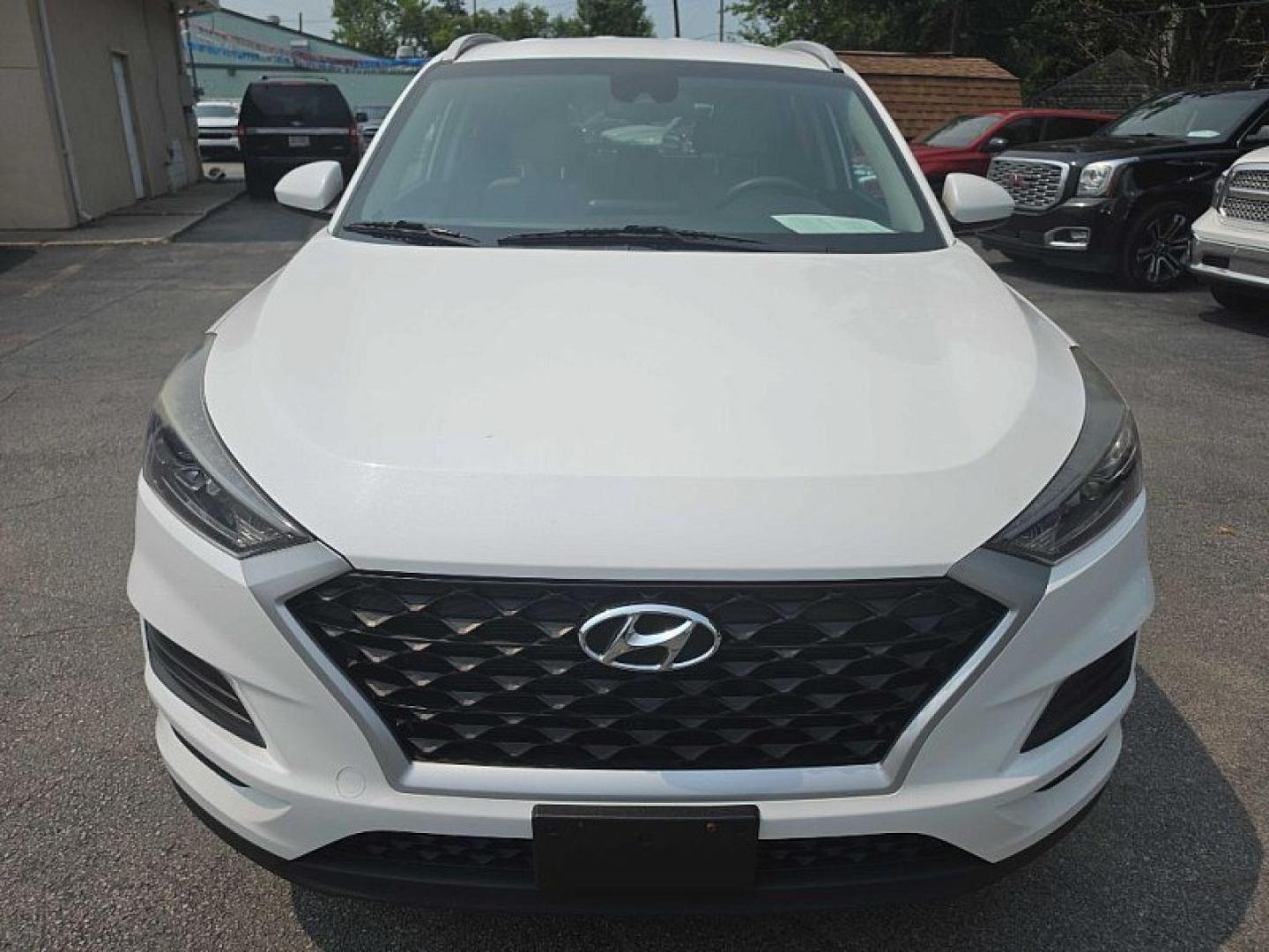 2019 WHITE /BLACK / BEIGE Hyundai Tucson SEL AWD (KM8J3CA47KU) with an 2.0L L4 DOHC 16V engine, 6A transmission, located at 3304 Woodville Road, Northwood, OH, 43619, (419) 210-8019, 41.612694, -83.480743 - Your #1 Destination for Auto Loans and mdash;No Matter Your Credit!At our dealership, we believe everyone deserves the opportunity to drive their dream car and mdash;whether you have good credit, bad credit, or no credit at all. With a wide selection of hundreds of cars, trucks, and SUVs, you'll fin- Photo#7