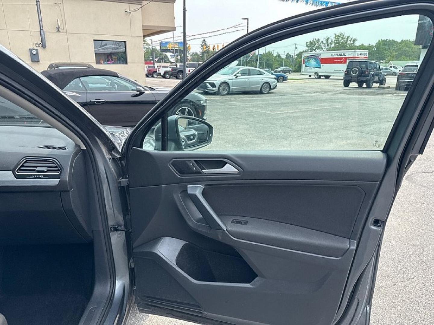 2019 GRAY /BLACK Volkswagen Tiguan S (3VV1B7AX7KM) with an 2.0L L4 DOHC 16V TURBO engine, 8A transmission, located at 3304 Woodville Road, Northwood, OH, 43619, (419) 210-8019, 41.612694, -83.480743- Photo#16