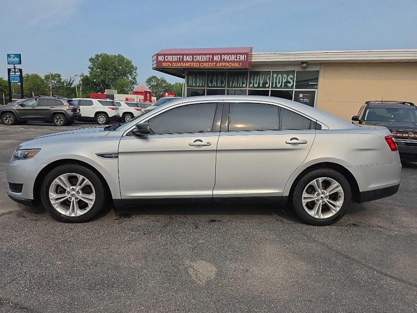 2017 SILVER /BLACK Ford Taurus SE FWD (1FAHP2D83HG) with an 3.5L V6 DOHC 24V engine, 6A transmission, located at 3304 Woodville Road, Northwood, OH, 43619, (419) 210-8019, 41.612694, -83.480743 - Your #1 Destination for Auto Loans and mdash;No Matter Your Credit!At our dealership, we believe everyone deserves the opportunity to drive their dream car and mdash;whether you have good credit, bad credit, or no credit at all. With a wide selection of hundreds of cars, trucks, and SUVs, you'll fin- Photo#1