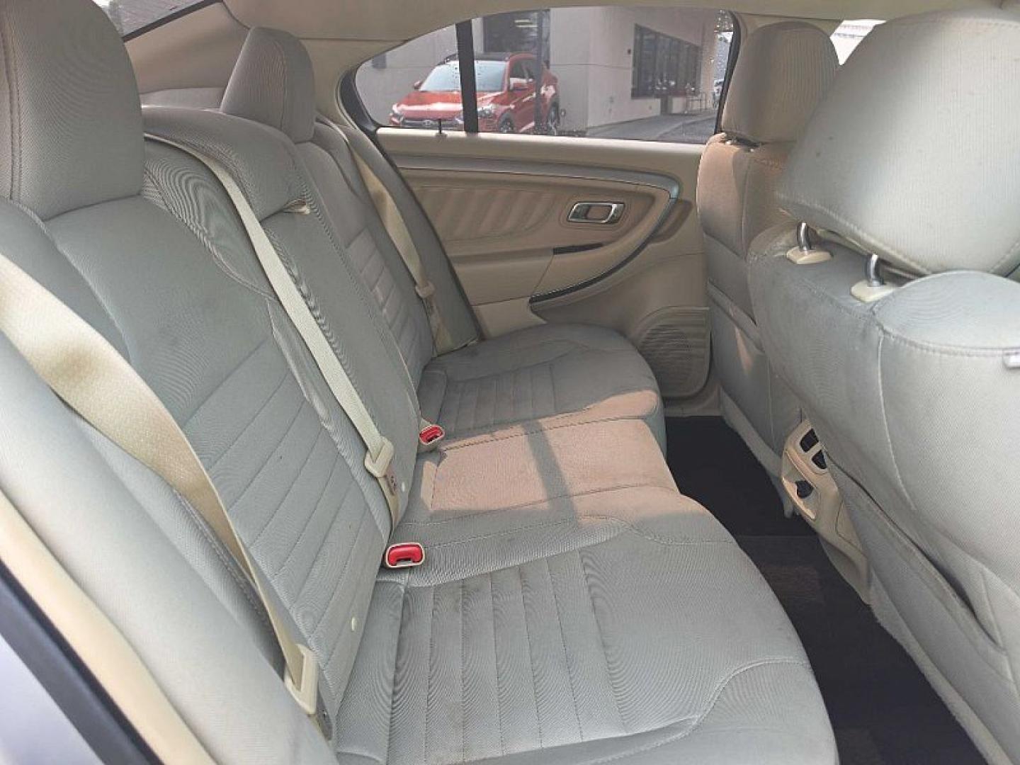 2017 SILVER /BLACK Ford Taurus SE FWD (1FAHP2D83HG) with an 3.5L V6 DOHC 24V engine, 6A transmission, located at 3304 Woodville Road, Northwood, OH, 43619, (419) 210-8019, 41.612694, -83.480743 - Your #1 Destination for Auto Loans and mdash;No Matter Your Credit!At our dealership, we believe everyone deserves the opportunity to drive their dream car and mdash;whether you have good credit, bad credit, or no credit at all. With a wide selection of hundreds of cars, trucks, and SUVs, you'll fin- Photo#13
