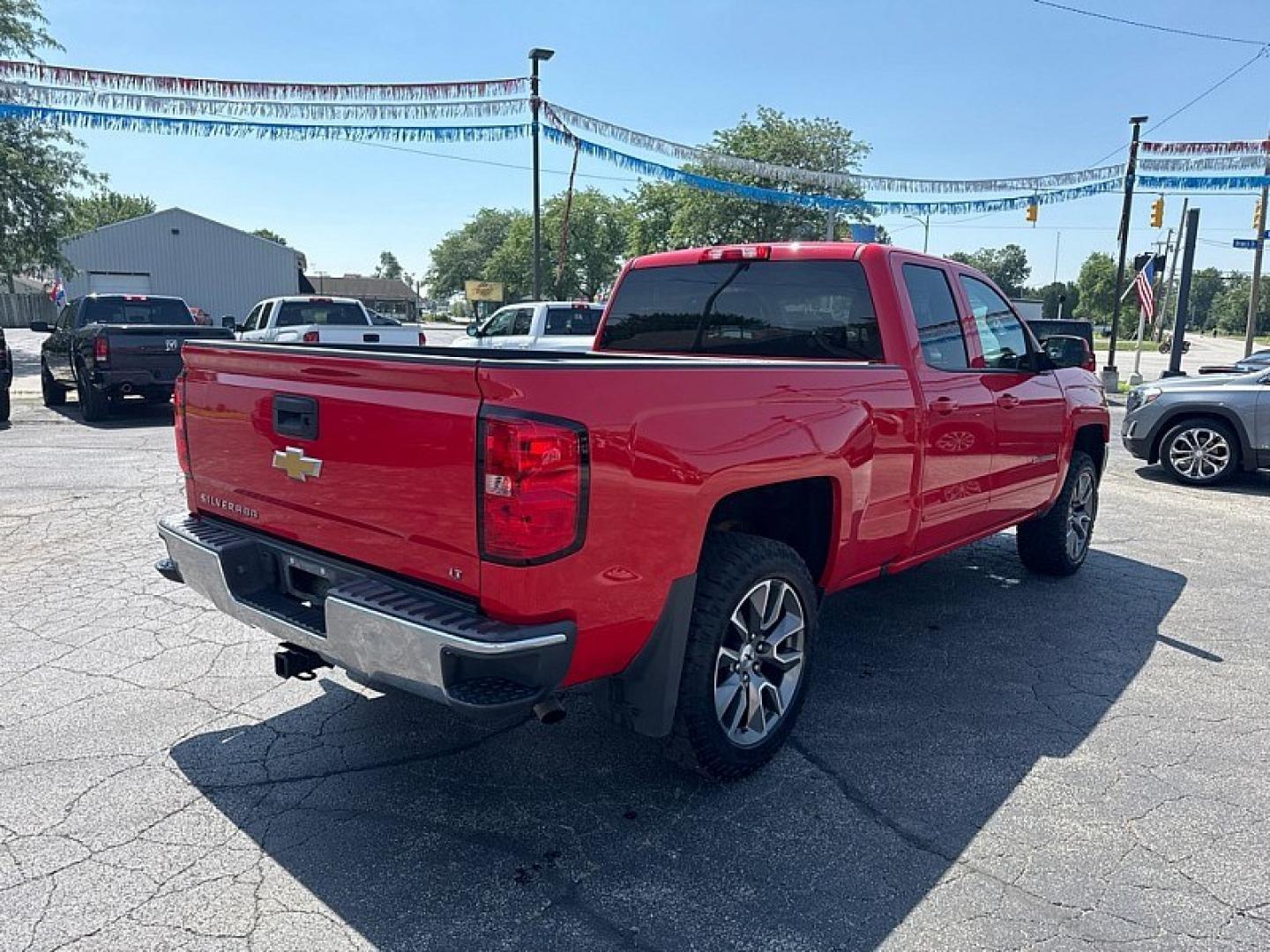2018 RED /BLACK Chevrolet Silverado 1500 LT Double Cab 4WD (1GCVKREC8JZ) with an 5.3L V8 OHV 16V engine, 6A transmission, located at 3304 Woodville Road, Northwood, OH, 43619, (419) 210-8019, 41.612694, -83.480743 - Your #1 Destination for Auto Loans and mdash;No Matter Your Credit!At our dealership, we believe everyone deserves the opportunity to drive their dream car and mdash;whether you have good credit, bad credit, or no credit at all. With a wide selection of hundreds of cars, trucks, and SUVs, you'll fin- Photo#4