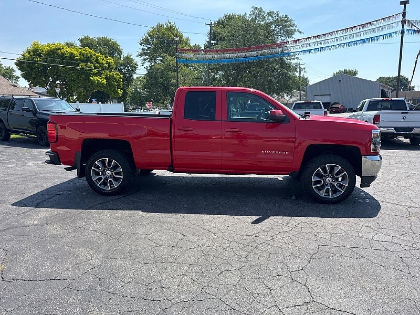2018 RED /BLACK Chevrolet Silverado 1500 LT Double Cab 4WD (1GCVKREC8JZ) with an 5.3L V8 OHV 16V engine, 6A transmission, located at 3304 Woodville Road, Northwood, OH, 43619, (419) 210-8019, 41.612694, -83.480743 - Your #1 Destination for Auto Loans and mdash;No Matter Your Credit!At our dealership, we believe everyone deserves the opportunity to drive their dream car and mdash;whether you have good credit, bad credit, or no credit at all. With a wide selection of hundreds of cars, trucks, and SUVs, you'll fin- Photo#5