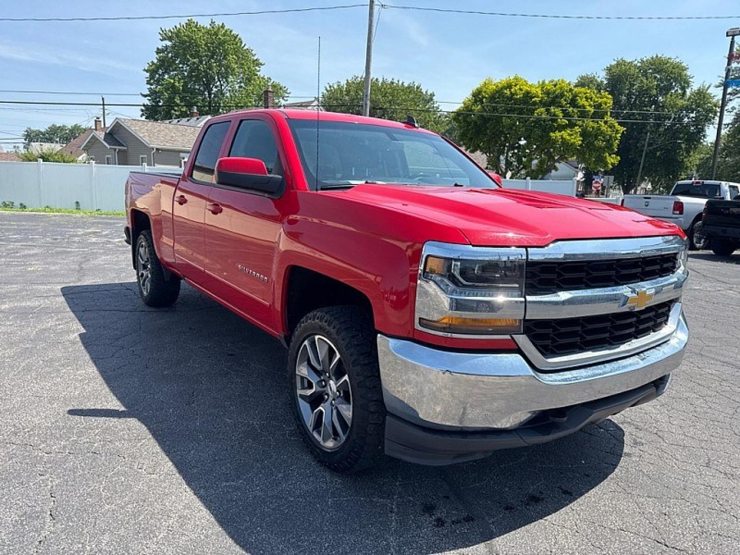2018 RED /BLACK Chevrolet Silverado 1500 LT Double Cab 4WD (1GCVKREC8JZ) with an 5.3L V8 OHV 16V engine, 6A transmission, located at 3304 Woodville Road, Northwood, OH, 43619, (419) 210-8019, 41.612694, -83.480743 - Your #1 Destination for Auto Loans and mdash;No Matter Your Credit!At our dealership, we believe everyone deserves the opportunity to drive their dream car and mdash;whether you have good credit, bad credit, or no credit at all. With a wide selection of hundreds of cars, trucks, and SUVs, you'll fin- Photo#6