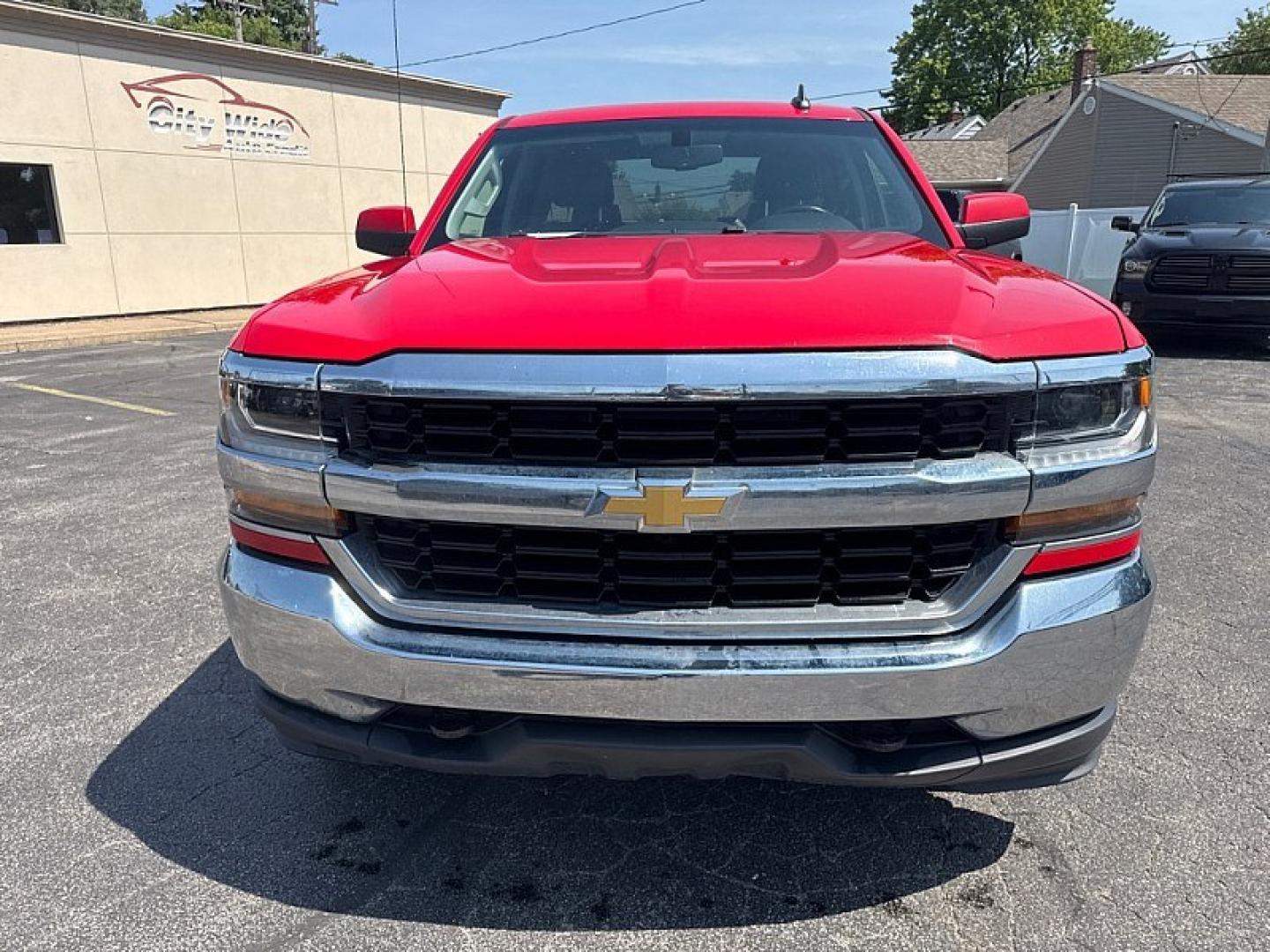 2018 RED /BLACK Chevrolet Silverado 1500 LT Double Cab 4WD (1GCVKREC8JZ) with an 5.3L V8 OHV 16V engine, 6A transmission, located at 3304 Woodville Road, Northwood, OH, 43619, (419) 210-8019, 41.612694, -83.480743 - Your #1 Destination for Auto Loans and mdash;No Matter Your Credit!At our dealership, we believe everyone deserves the opportunity to drive their dream car and mdash;whether you have good credit, bad credit, or no credit at all. With a wide selection of hundreds of cars, trucks, and SUVs, you'll fin- Photo#7