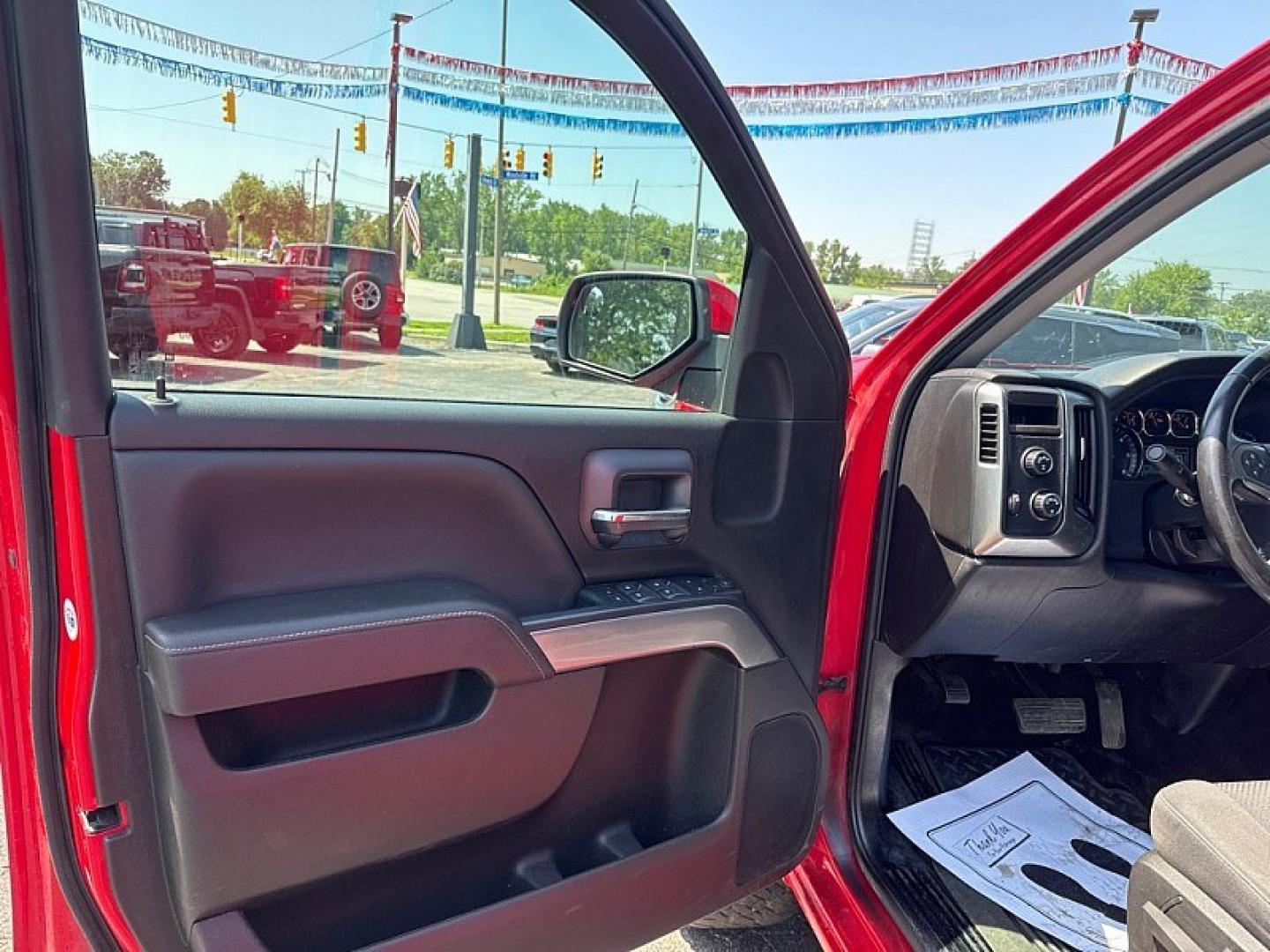 2018 RED /BLACK Chevrolet Silverado 1500 LT Double Cab 4WD (1GCVKREC8JZ) with an 5.3L V8 OHV 16V engine, 6A transmission, located at 3304 Woodville Road, Northwood, OH, 43619, (419) 210-8019, 41.612694, -83.480743 - Your #1 Destination for Auto Loans and mdash;No Matter Your Credit!At our dealership, we believe everyone deserves the opportunity to drive their dream car and mdash;whether you have good credit, bad credit, or no credit at all. With a wide selection of hundreds of cars, trucks, and SUVs, you'll fin- Photo#8