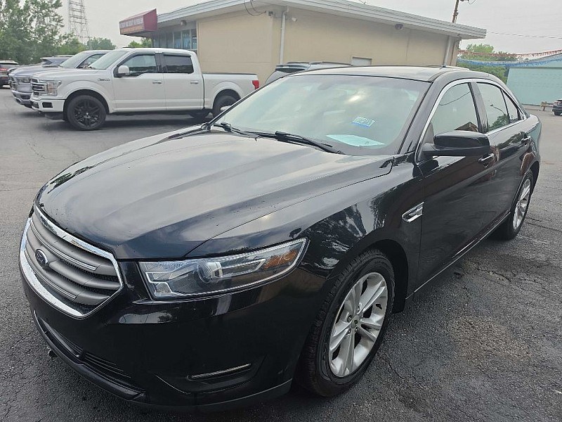 photo of 2018 Ford Taurus SEL FWD