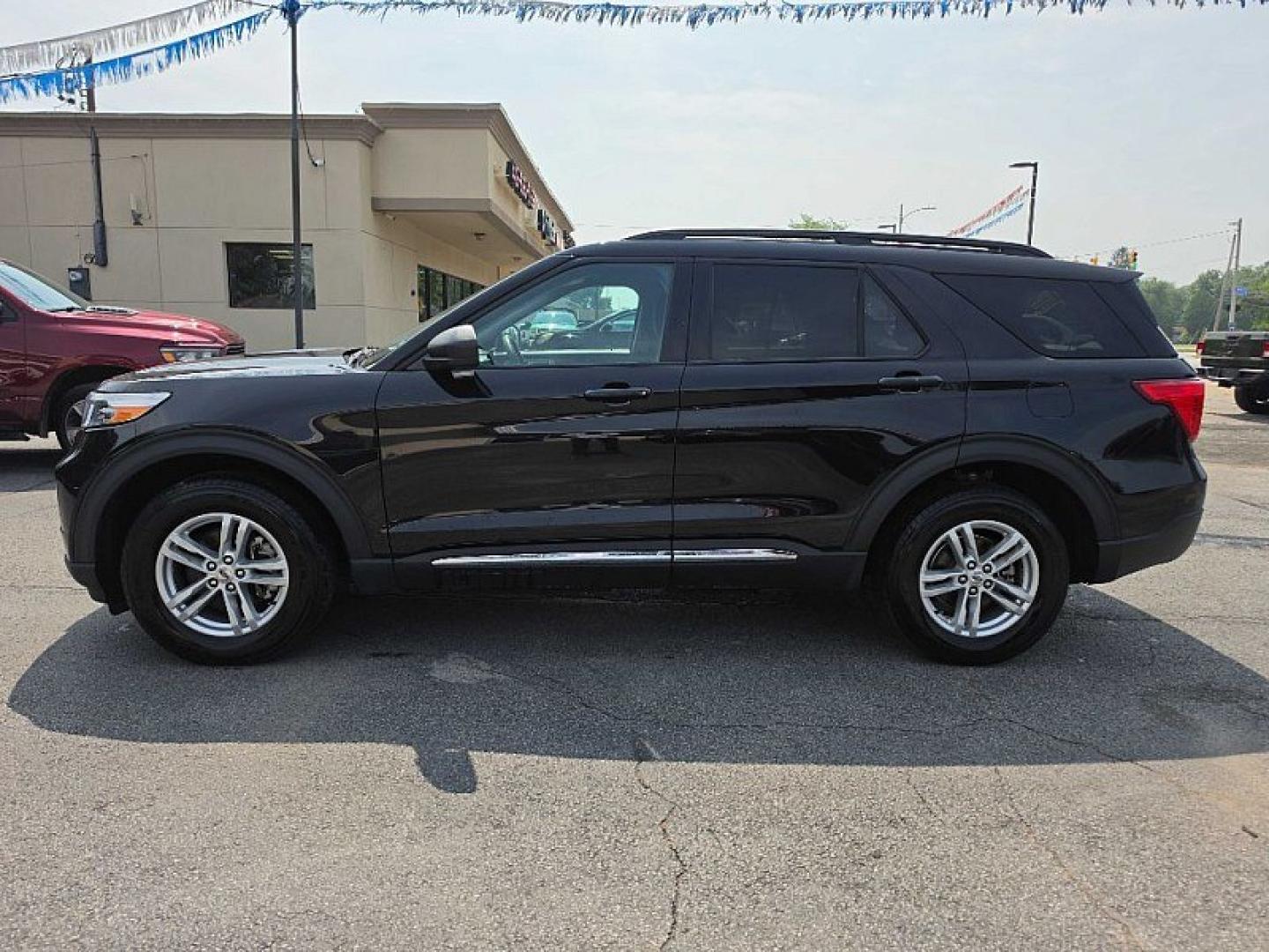 2022 BLACK /BLACK Ford Explorer XLT AWD (1FMSK8DH2NG) with an 2.3L L4 DOHC 16V engine, 10A transmission, located at 3304 Woodville Road, Northwood, OH, 43619, (419) 210-8019, 41.612694, -83.480743 - Your #1 Destination for Auto Loans and mdash;No Matter Your Credit!At our dealership, we believe everyone deserves the opportunity to drive their dream car and mdash;whether you have good credit, bad credit, or no credit at all. With a wide selection of hundreds of cars, trucks, and SUVs, you'll fin- Photo#1