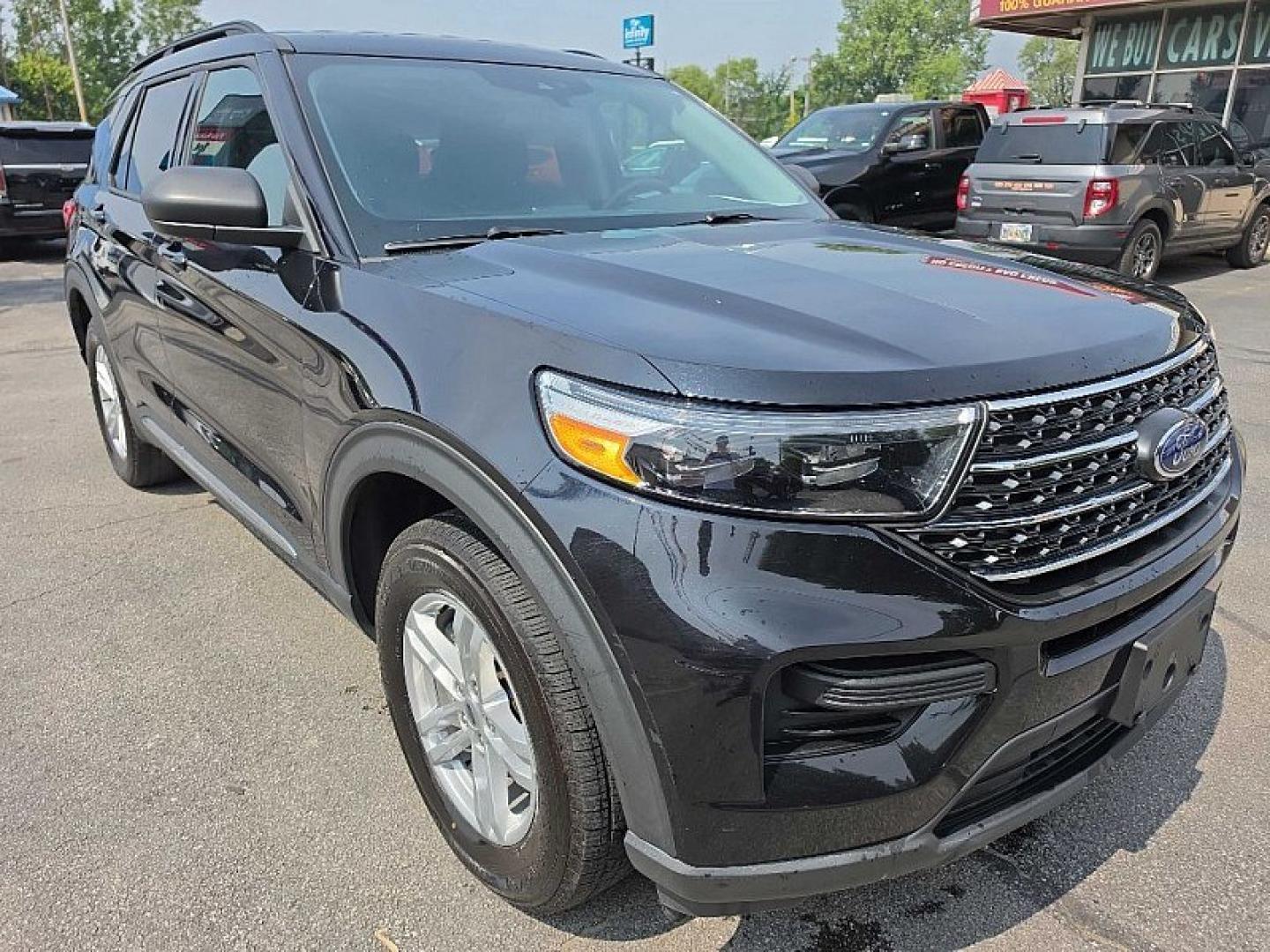 2022 BLACK /BLACK Ford Explorer XLT AWD (1FMSK8DH2NG) with an 2.3L L4 DOHC 16V engine, 10A transmission, located at 3304 Woodville Road, Northwood, OH, 43619, (419) 210-8019, 41.612694, -83.480743 - Your #1 Destination for Auto Loans and mdash;No Matter Your Credit!At our dealership, we believe everyone deserves the opportunity to drive their dream car and mdash;whether you have good credit, bad credit, or no credit at all. With a wide selection of hundreds of cars, trucks, and SUVs, you'll fin- Photo#6