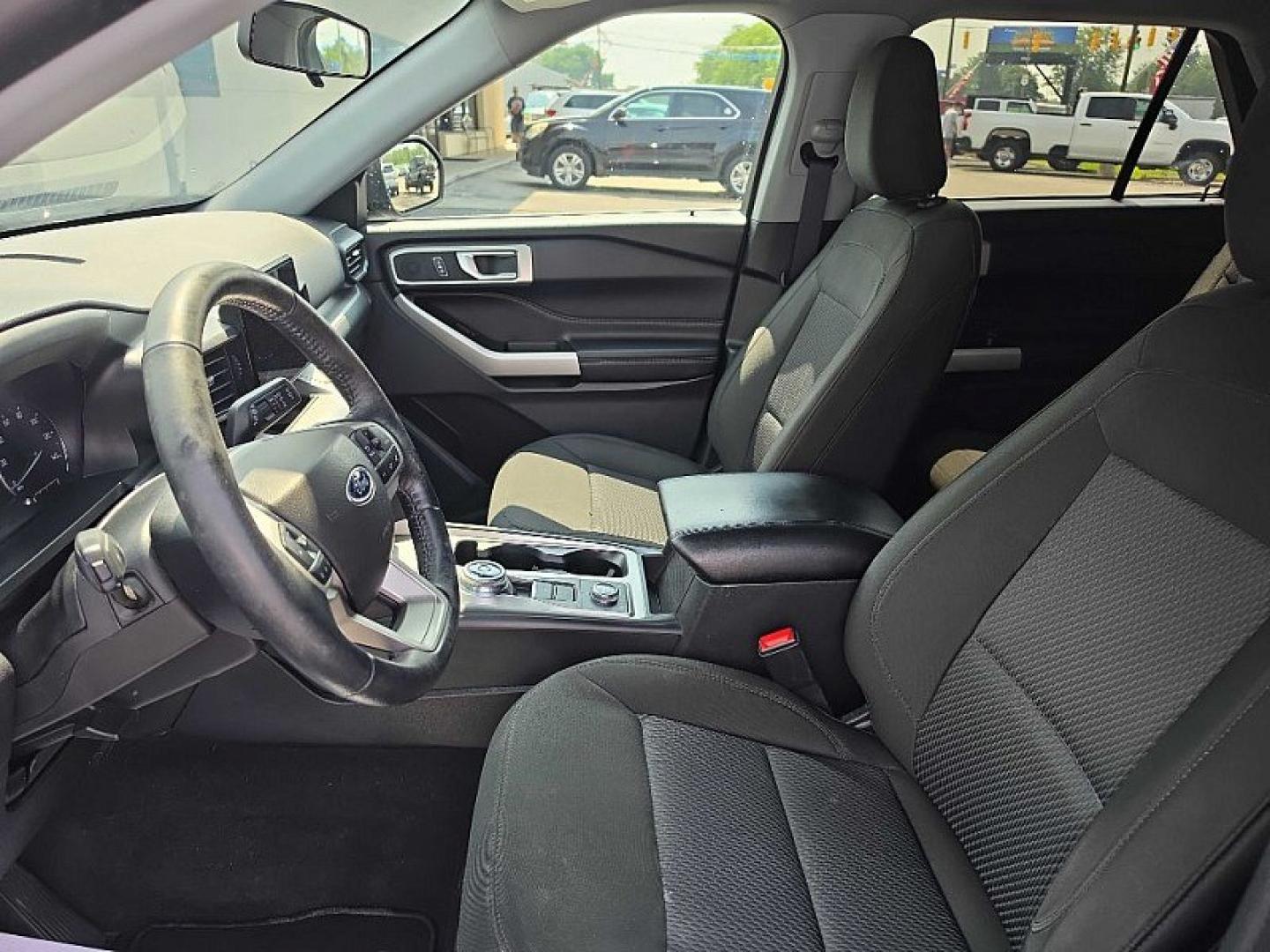 2022 BLACK /BLACK Ford Explorer XLT AWD (1FMSK8DH2NG) with an 2.3L L4 DOHC 16V engine, 10A transmission, located at 3304 Woodville Road, Northwood, OH, 43619, (419) 210-8019, 41.612694, -83.480743 - Your #1 Destination for Auto Loans and mdash;No Matter Your Credit!At our dealership, we believe everyone deserves the opportunity to drive their dream car and mdash;whether you have good credit, bad credit, or no credit at all. With a wide selection of hundreds of cars, trucks, and SUVs, you'll fin- Photo#9
