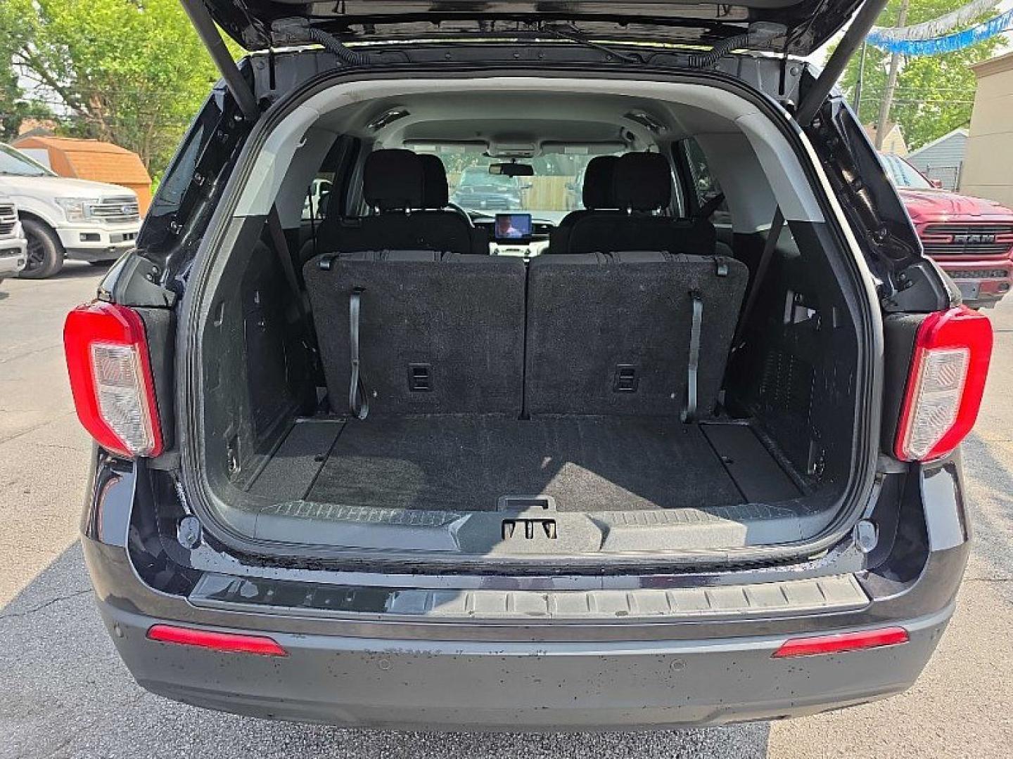 2022 BLACK /BLACK Ford Explorer XLT AWD (1FMSK8DH2NG) with an 2.3L L4 DOHC 16V engine, 10A transmission, located at 3304 Woodville Road, Northwood, OH, 43619, (419) 210-8019, 41.612694, -83.480743 - Your #1 Destination for Auto Loans and mdash;No Matter Your Credit!At our dealership, we believe everyone deserves the opportunity to drive their dream car and mdash;whether you have good credit, bad credit, or no credit at all. With a wide selection of hundreds of cars, trucks, and SUVs, you'll fin- Photo#13