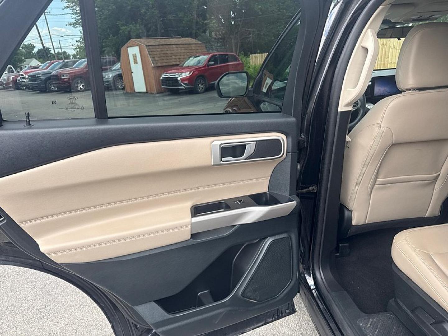 2023 BLACK /BEIGE Ford Explorer XLT (1FMSK7DH6PG) with an 2.3L L4 DOHC 16V engine, 10A transmission, located at 3304 Woodville Road, Northwood, OH, 43619, (419) 210-8019, 41.612694, -83.480743 - Your #1 Destination for Auto Loans and mdash;No Matter Your Credit!At our dealership, we believe everyone deserves the opportunity to drive their dream car and mdash;whether you have good credit, bad credit, or no credit at all. With a wide selection of hundreds of cars, trucks, and SUVs, you'll fin- Photo#10