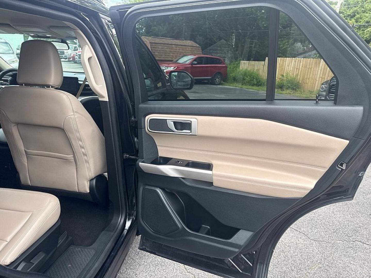 2023 BLACK /BEIGE Ford Explorer XLT (1FMSK7DH6PG) with an 2.3L L4 DOHC 16V engine, 10A transmission, located at 3304 Woodville Road, Northwood, OH, 43619, (419) 210-8019, 41.612694, -83.480743 - Your #1 Destination for Auto Loans and mdash;No Matter Your Credit!At our dealership, we believe everyone deserves the opportunity to drive their dream car and mdash;whether you have good credit, bad credit, or no credit at all. With a wide selection of hundreds of cars, trucks, and SUVs, you'll fin- Photo#14