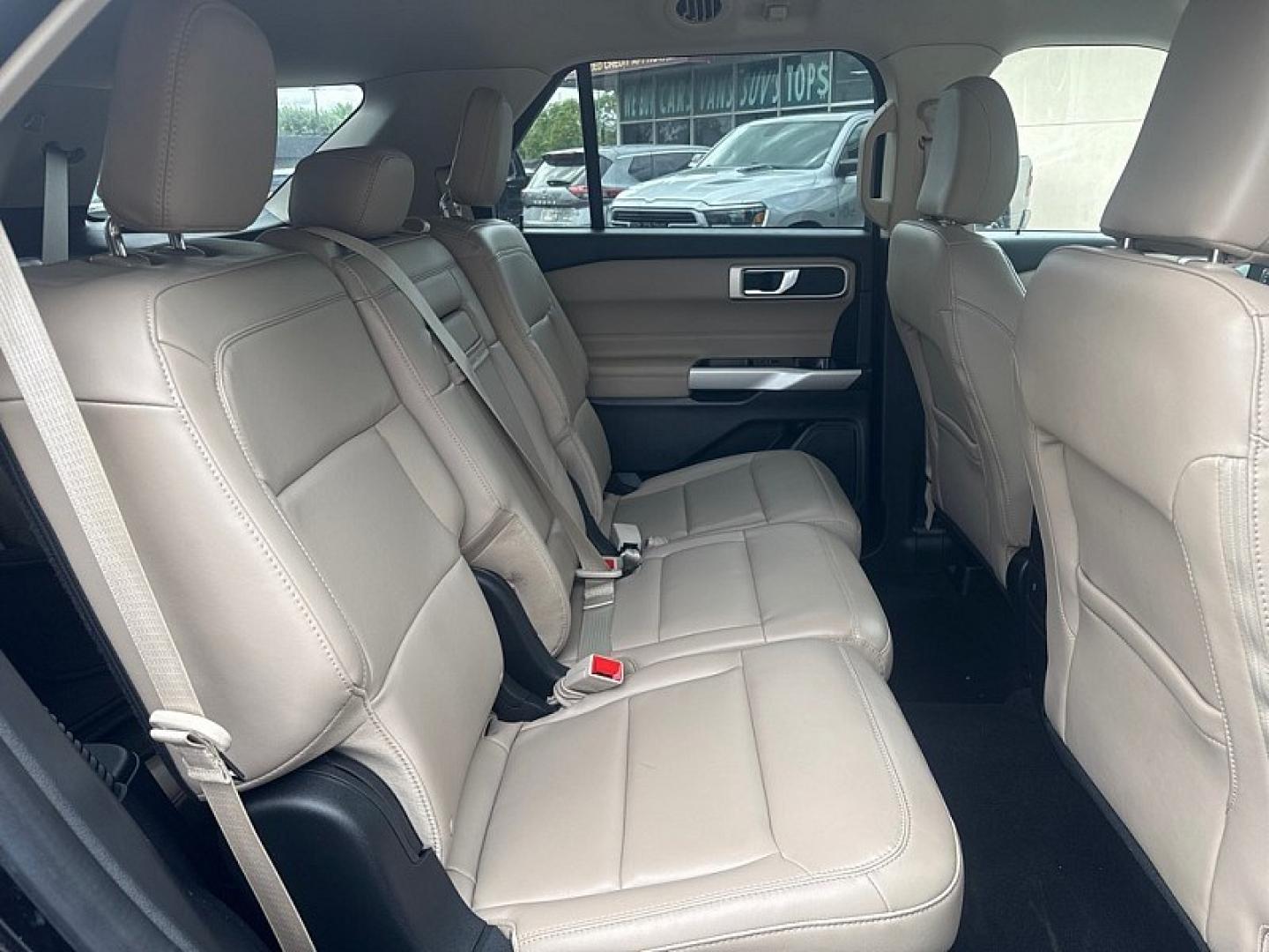 2023 BLACK /BEIGE Ford Explorer XLT (1FMSK7DH6PG) with an 2.3L L4 DOHC 16V engine, 10A transmission, located at 3304 Woodville Road, Northwood, OH, 43619, (419) 210-8019, 41.612694, -83.480743 - Your #1 Destination for Auto Loans and mdash;No Matter Your Credit!At our dealership, we believe everyone deserves the opportunity to drive their dream car and mdash;whether you have good credit, bad credit, or no credit at all. With a wide selection of hundreds of cars, trucks, and SUVs, you'll fin- Photo#15