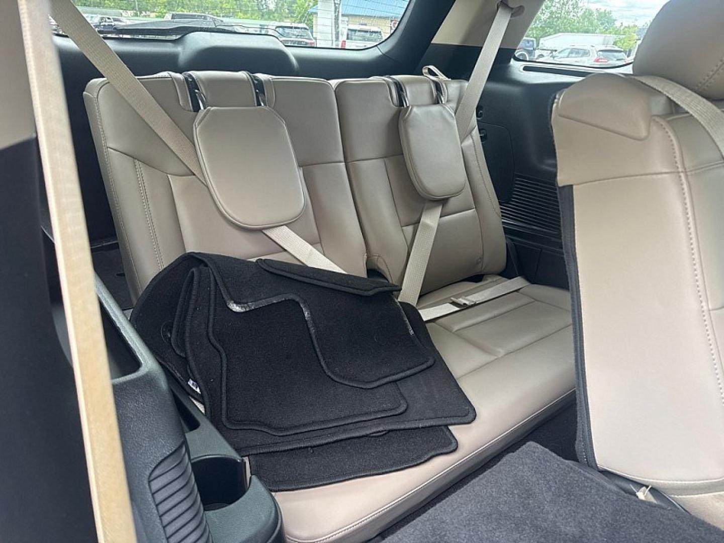 2023 BLACK /BEIGE Ford Explorer XLT (1FMSK7DH6PG) with an 2.3L L4 DOHC 16V engine, 10A transmission, located at 3304 Woodville Road, Northwood, OH, 43619, (419) 210-8019, 41.612694, -83.480743 - Your #1 Destination for Auto Loans and mdash;No Matter Your Credit!At our dealership, we believe everyone deserves the opportunity to drive their dream car and mdash;whether you have good credit, bad credit, or no credit at all. With a wide selection of hundreds of cars, trucks, and SUVs, you'll fin- Photo#16