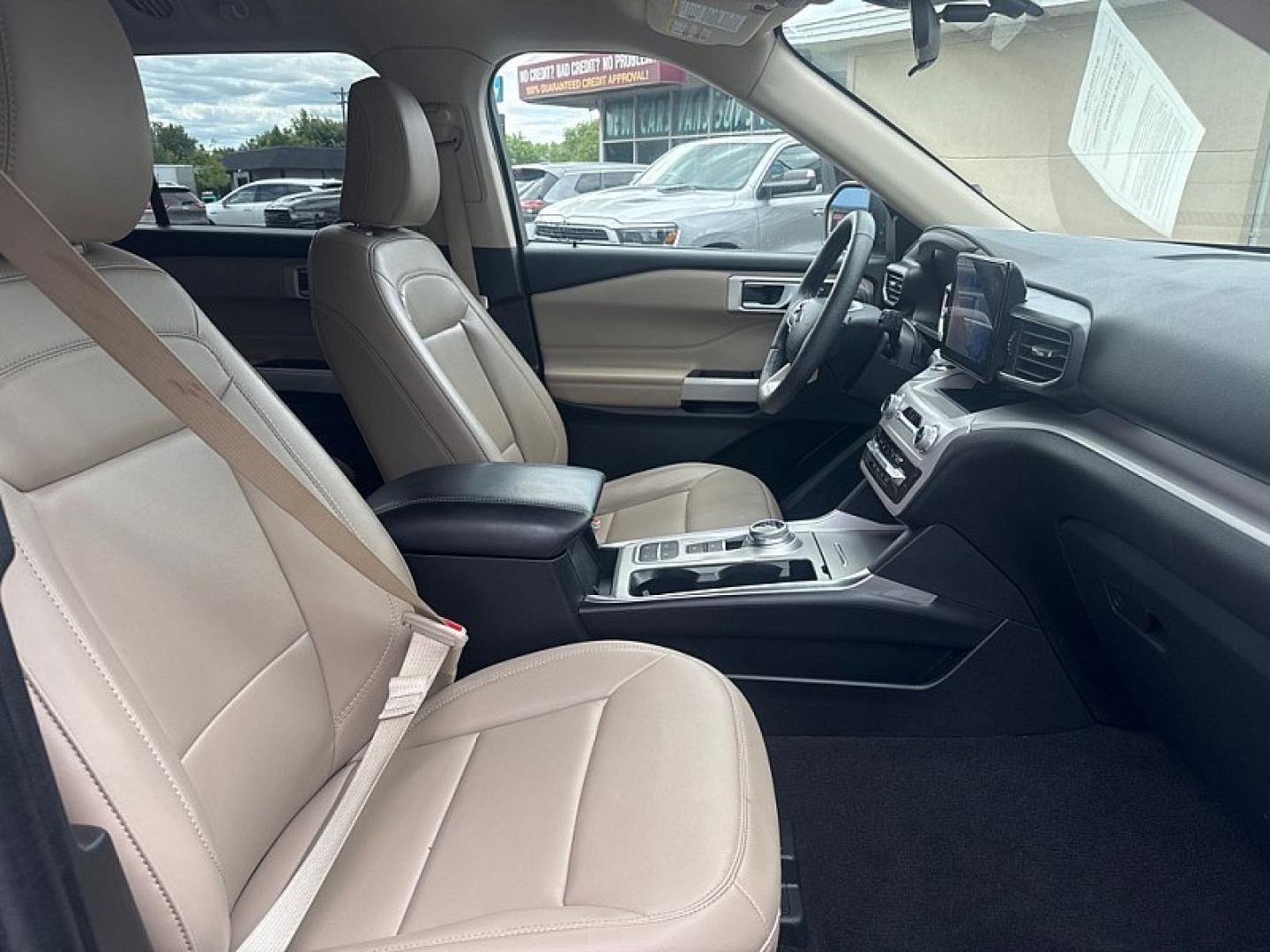 2023 BLACK /BEIGE Ford Explorer XLT (1FMSK7DH6PG) with an 2.3L L4 DOHC 16V engine, 10A transmission, located at 3304 Woodville Road, Northwood, OH, 43619, (419) 210-8019, 41.612694, -83.480743 - Your #1 Destination for Auto Loans and mdash;No Matter Your Credit!At our dealership, we believe everyone deserves the opportunity to drive their dream car and mdash;whether you have good credit, bad credit, or no credit at all. With a wide selection of hundreds of cars, trucks, and SUVs, you'll fin- Photo#18