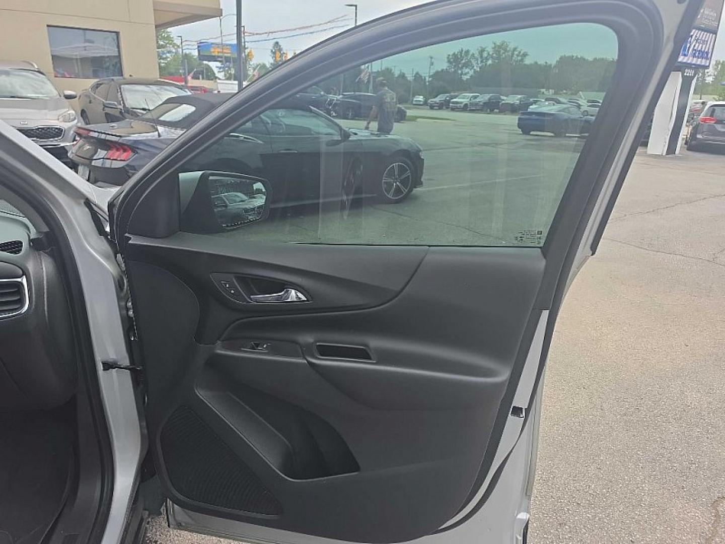 2021 SILVER /BLACK Chevrolet Equinox LT 2WD (3GNAXKEV0MS) with an 1.5L L4 DOHC 16V TURBO engine, 6A transmission, located at 3304 Woodville Road, Northwood, OH, 43619, (419) 210-8019, 41.612694, -83.480743 - Your #1 Destination for Auto Loans and mdash;No Matter Your Credit!At our dealership, we believe everyone deserves the opportunity to drive their dream car and mdash;whether you have good credit, bad credit, or no credit at all. With a wide selection of hundreds of cars, trucks, and SUVs, you'll fin- Photo#30