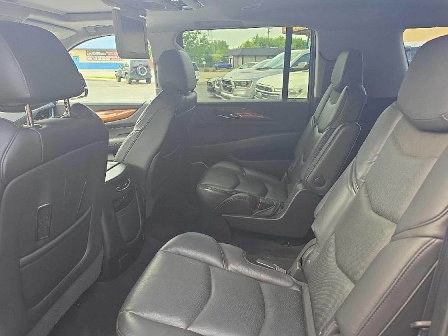 2017 BLACK /BLACK Cadillac Escalade ESV Premium 4WD (1GYS4JKJXHR) with an 6.2L V8 OHV 16V FFV engine, 8A transmission, located at 3304 Woodville Road, Northwood, OH, 43619, (419) 210-8019, 41.612694, -83.480743 - Your #1 Destination for Auto Loans and mdash;No Matter Your Credit!At our dealership, we believe everyone deserves the opportunity to drive their dream car and mdash;whether you have good credit, bad credit, or no credit at all. With a wide selection of hundreds of cars, trucks, and SUVs, you'll fin- Photo#11