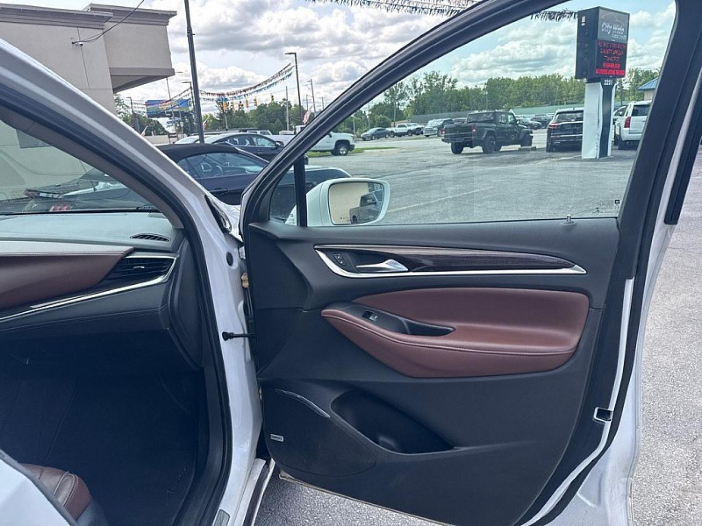 2020 WHITE /BLACK / BROWN Buick Enclave Avenir AWD (5GAEVCKW8LJ) with an 3.6L V6 DOHC 24V engine, 9A transmission, located at 3304 Woodville Road, Northwood, OH, 43619, (419) 210-8019, 41.612694, -83.480743 - Your #1 Destination for Auto Loans and mdash;No Matter Your Credit!At our dealership, we believe everyone deserves the opportunity to drive their dream car and mdash;whether you have good credit, bad credit, or no credit at all. With a wide selection of hundreds of cars, trucks, and SUVs, you'll fin- Photo#17