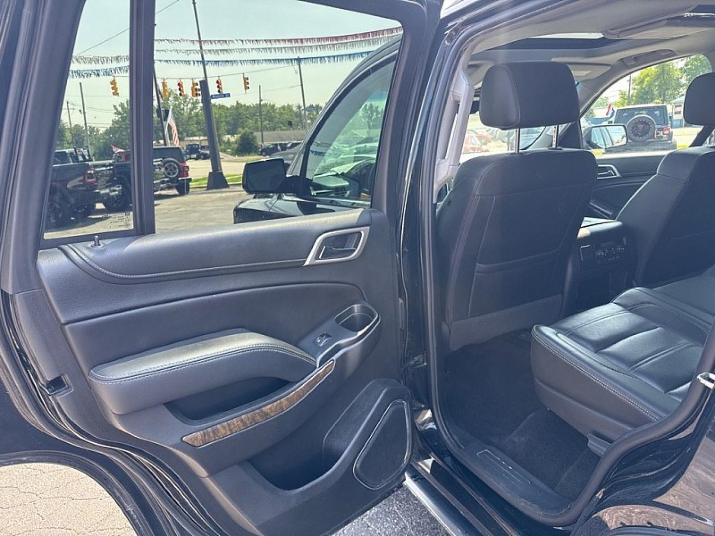 2018 BLACK /BLACK GMC Yukon Denali 4WD (1GKS2CKJ1JR) with an 6.2L V8 OHV 16V engine, 10A transmission, located at 3304 Woodville Road, Northwood, OH, 43619, (419) 210-8019, 41.612694, -83.480743 - Your #1 Destination for Auto Loans and mdash;No Matter Your Credit!At our dealership, we believe everyone deserves the opportunity to drive their dream car and mdash;whether you have good credit, bad credit, or no credit at all. With a wide selection of hundreds of cars, trucks, and SUVs, you'll fin- Photo#10