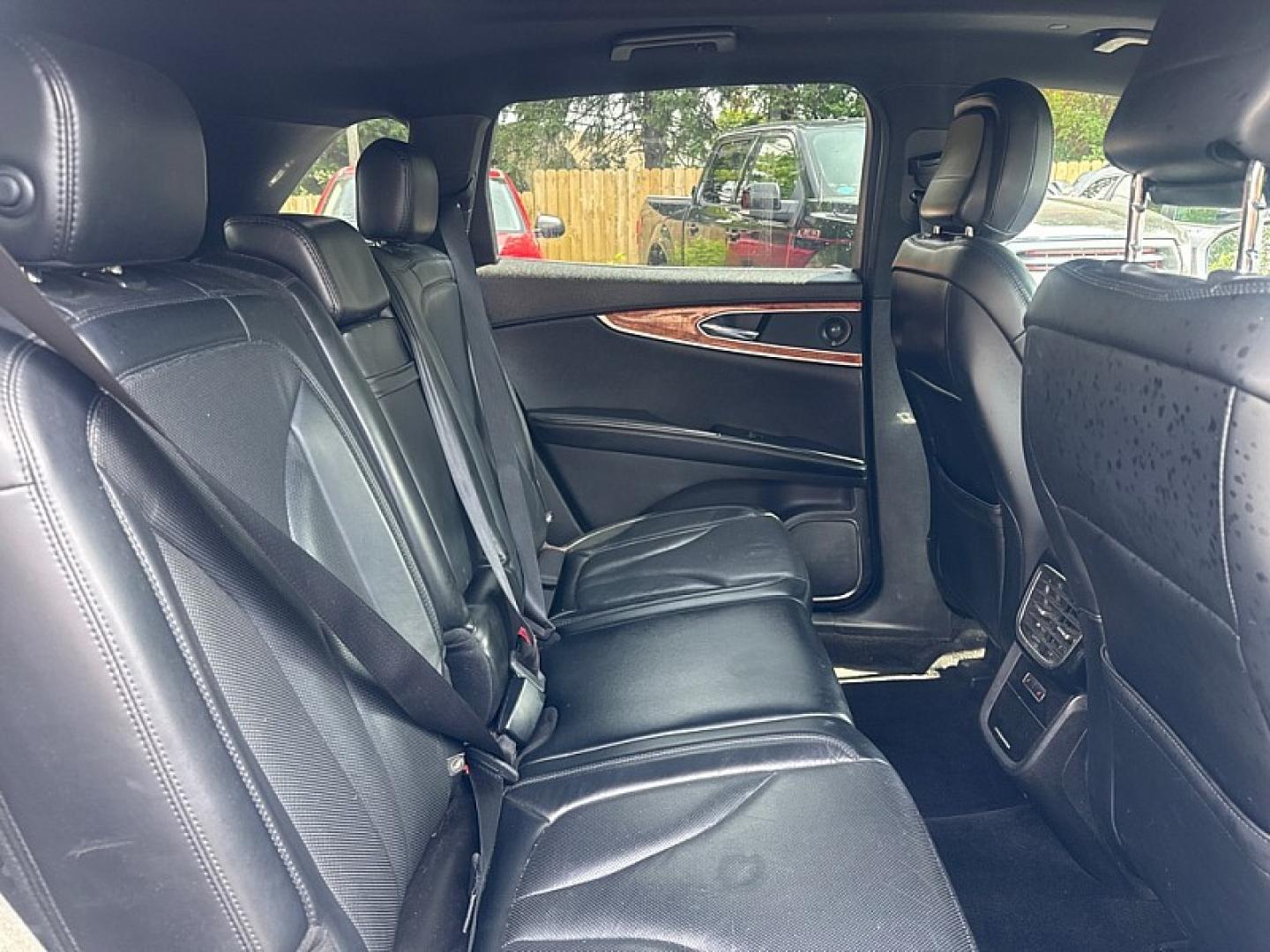 2020 SILVER /BLACK Lincoln Nautilus Reserve AWD (2LMPJ8K98LB) with an 2.0L L4 DOHC 16V engine, 6A transmission, located at 3304 Woodville Road, Northwood, OH, 43619, (419) 210-8019, 41.612694, -83.480743- Photo#14