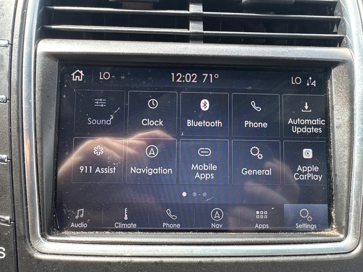 2020 SILVER /BLACK Lincoln Nautilus Reserve AWD (2LMPJ8K98LB) with an 2.0L L4 DOHC 16V engine, 6A transmission, located at 3304 Woodville Road, Northwood, OH, 43619, (419) 210-8019, 41.612694, -83.480743- Photo#20
