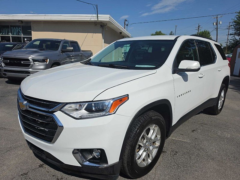 photo of 2021 Chevrolet Traverse LT Feather AWD
