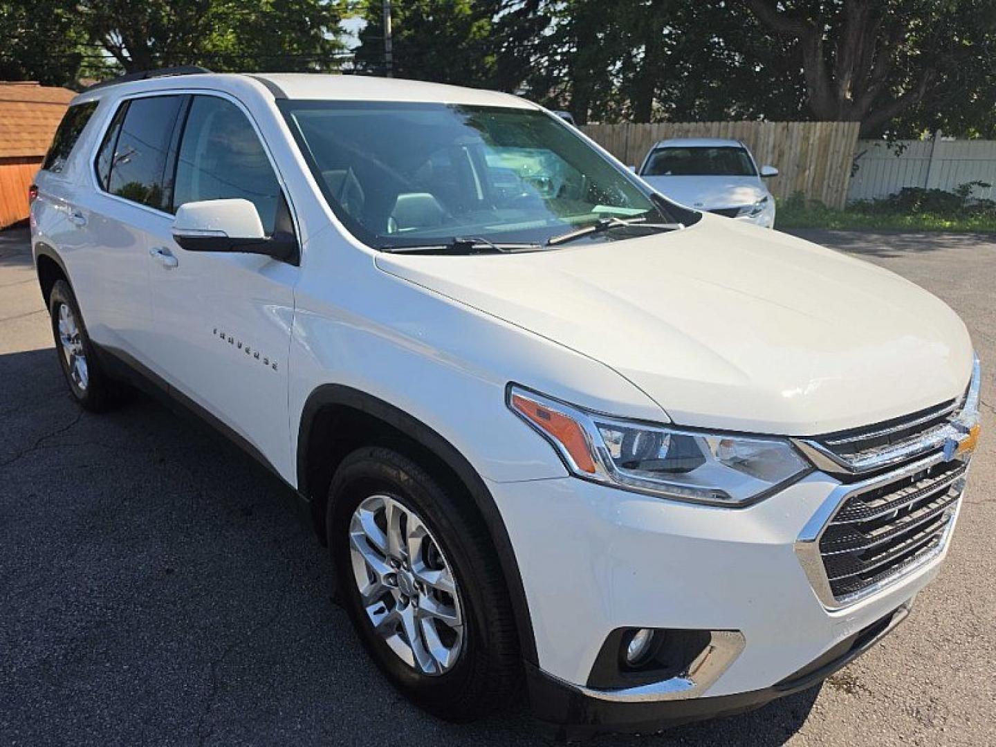 2021 WHITE /BLACK Chevrolet Traverse LT Feather AWD (1GNEVHKW3MJ) with an 3.6L V6 DOHC 24V engine, 9A transmission, located at 3304 Woodville Road, Northwood, OH, 43619, (419) 210-8019, 41.612694, -83.480743 - Your #1 Destination for Auto Loans and mdash;No Matter Your Credit!At our dealership, we believe everyone deserves the opportunity to drive their dream car and mdash;whether you have good credit, bad credit, or no credit at all. With a wide selection of hundreds of cars, trucks, and SUVs, you'll fin- Photo#6
