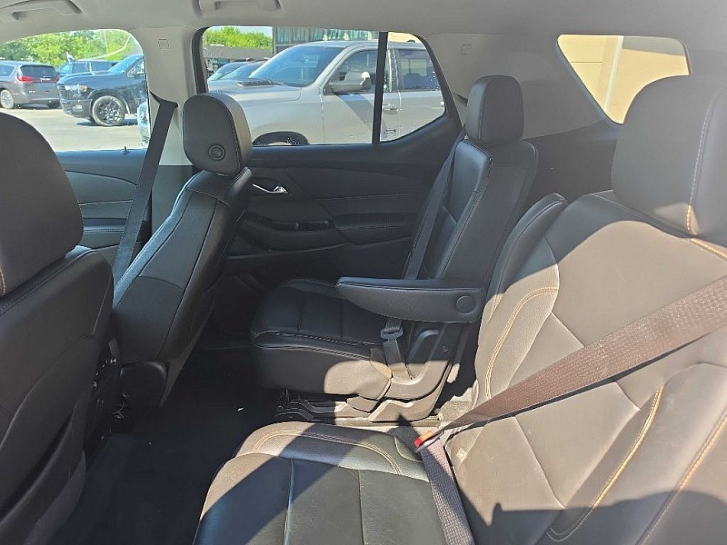 2021 WHITE /BLACK Chevrolet Traverse LT Feather AWD (1GNEVHKW3MJ) with an 3.6L V6 DOHC 24V engine, 9A transmission, located at 3304 Woodville Road, Northwood, OH, 43619, (419) 210-8019, 41.612694, -83.480743 - Your #1 Destination for Auto Loans and mdash;No Matter Your Credit!At our dealership, we believe everyone deserves the opportunity to drive their dream car and mdash;whether you have good credit, bad credit, or no credit at all. With a wide selection of hundreds of cars, trucks, and SUVs, you'll fin- Photo#11