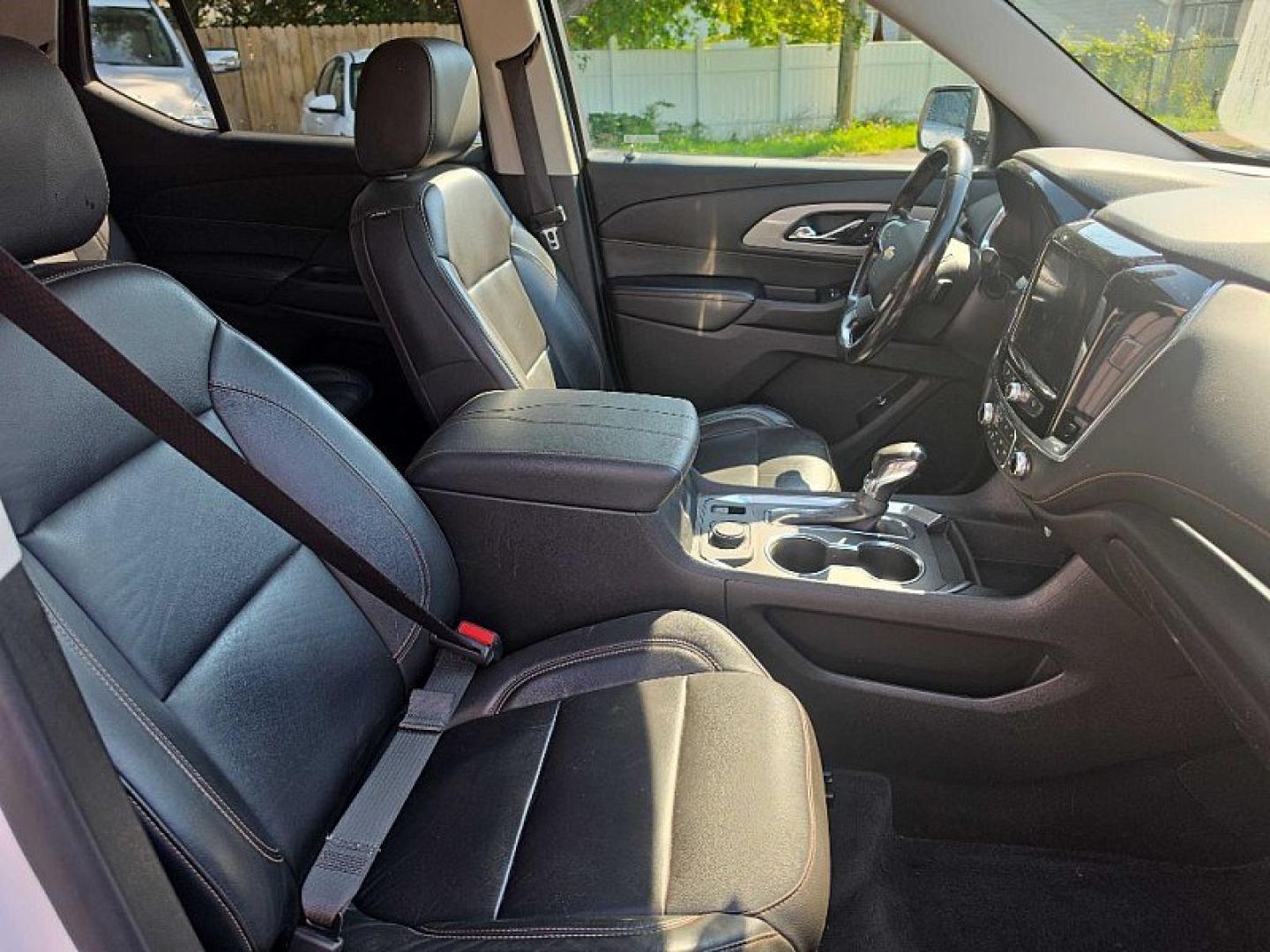 2021 WHITE /BLACK Chevrolet Traverse LT Feather AWD (1GNEVHKW3MJ) with an 3.6L V6 DOHC 24V engine, 9A transmission, located at 3304 Woodville Road, Northwood, OH, 43619, (419) 210-8019, 41.612694, -83.480743 - Your #1 Destination for Auto Loans and mdash;No Matter Your Credit!At our dealership, we believe everyone deserves the opportunity to drive their dream car and mdash;whether you have good credit, bad credit, or no credit at all. With a wide selection of hundreds of cars, trucks, and SUVs, you'll fin- Photo#17