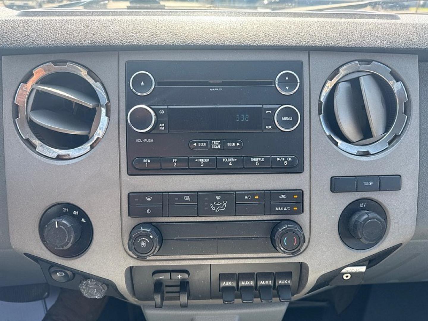 2016 WHITE /GREY Ford F-350 SD King Ranch Crew Cab Long Bed DRW 4WD (1FT8W3DT3GE) with an 6.7L V8 OHV 16V DIESEL engine, 6A transmission, located at 3304 Woodville Road, Northwood, OH, 43619, (419) 210-8019, 41.612694, -83.480743 - Your #1 Destination for Auto Loans and mdash;No Matter Your Credit!At our dealership, we believe everyone deserves the opportunity to drive their dream car and mdash;whether you have good credit, bad credit, or no credit at all. With a wide selection of hundreds of cars, trucks, and SUVs, you'll fin- Photo#19
