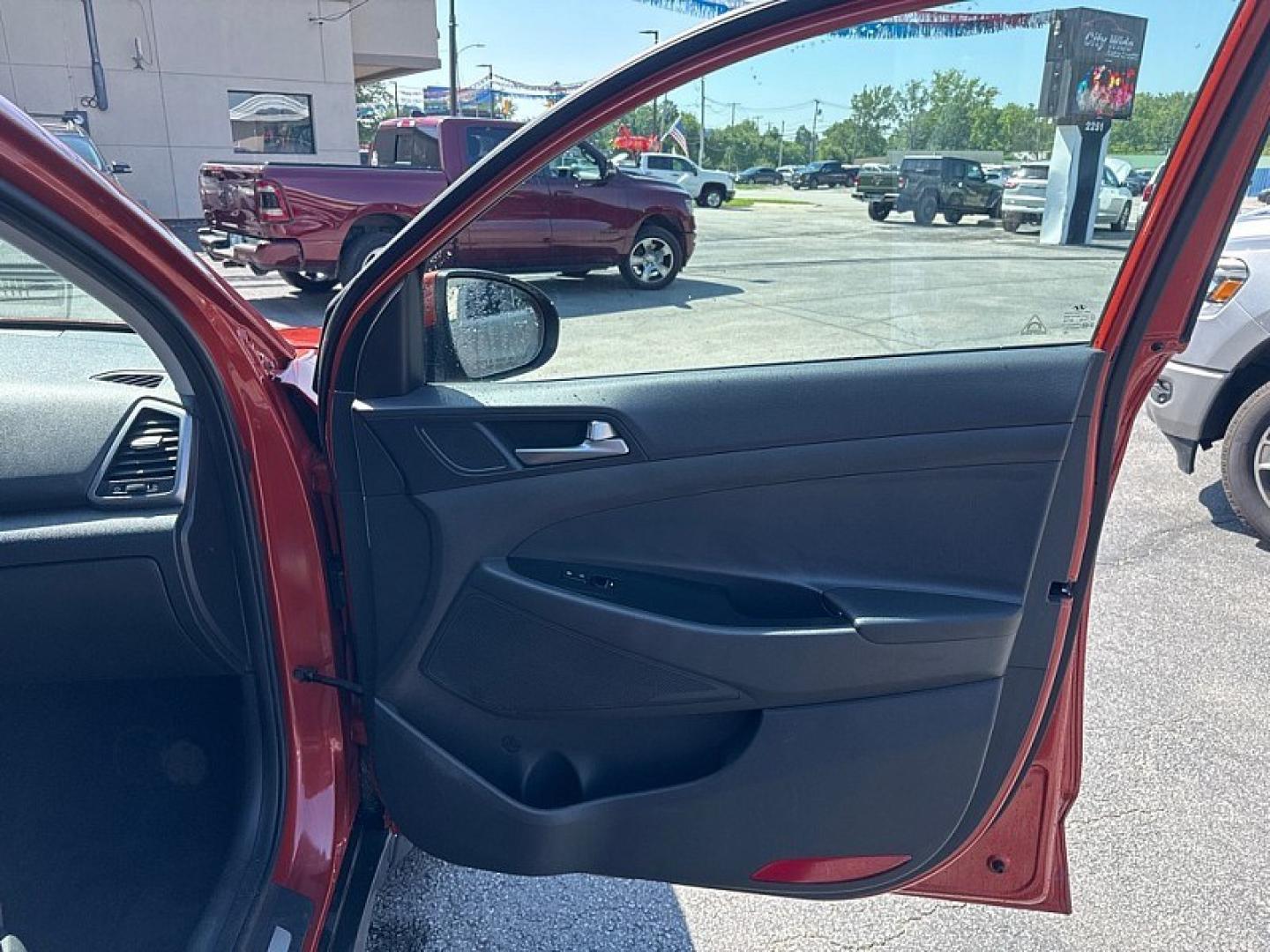 2016 RED /BLACK Hyundai Tucson Eco AWD (KM8J3CA26GU) with an 1.6L L4 DOHC 16V engine, 7A transmission, located at 3304 Woodville Road, Northwood, OH, 43619, (419) 210-8019, 41.612694, -83.480743 - Your #1 Destination for Auto Loans and mdash;No Matter Your Credit!At our dealership, we believe everyone deserves the opportunity to drive their dream car and mdash;whether you have good credit, bad credit, or no credit at all. With a wide selection of hundreds of cars, trucks, and SUVs, you'll fin- Photo#15