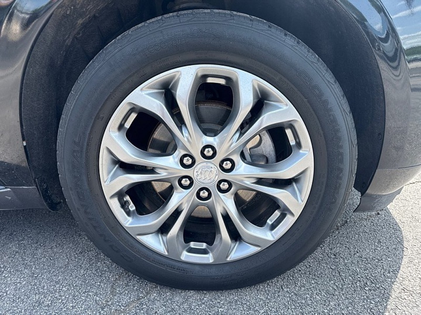 2018 BLACK /BLACK / BROWN Buick Enclave Avenir AWD (5GAEVCKWXJJ) with an 3.6L V6 DOHC 24V engine, 9A transmission, located at 3304 Woodville Road, Northwood, OH, 43619, (419) 210-8019, 41.612694, -83.480743 - Your #1 Destination for Auto Loans and mdash;No Matter Your Credit!At our dealership, we believe everyone deserves the opportunity to drive their dream car and mdash;whether you have good credit, bad credit, or no credit at all. With a wide selection of hundreds of cars, trucks, and SUVs, you'll fin- Photo#19