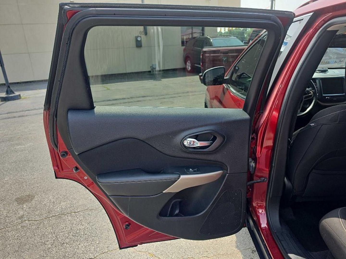 2017 RED /BLACK Jeep Cherokee Latitude FWD (1C4PJLCB0HW) with an 2.4L L4 DOHC 16V engine, 9A transmission, located at 3304 Woodville Road, Northwood, OH, 43619, (419) 210-8019, 41.612694, -83.480743 - Your #1 Destination for Auto Loans and mdash;No Matter Your Credit!At our dealership, we believe everyone deserves the opportunity to drive their dream car and mdash;whether you have good credit, bad credit, or no credit at all. With a wide selection of hundreds of cars, trucks, and SUVs, you'll fin- Photo#10