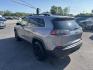 2022 SILVER /BLACK Jeep Cherokee Latitude 4WD (1C4PJMCX5ND) with an 3.2L V6 DOHC 24V engine, 9A transmission, located at 3304 Woodville Road, Northwood, OH, 43619, (419) 210-8019, 41.612694, -83.480743 - Your #1 Destination for Auto Loans and mdash;No Matter Your Credit!At our dealership, we believe everyone deserves the opportunity to drive their dream car and mdash;whether you have good credit, bad credit, or no credit at all. With a wide selection of hundreds of cars, trucks, and SUVs, you'll fin- Photo#2