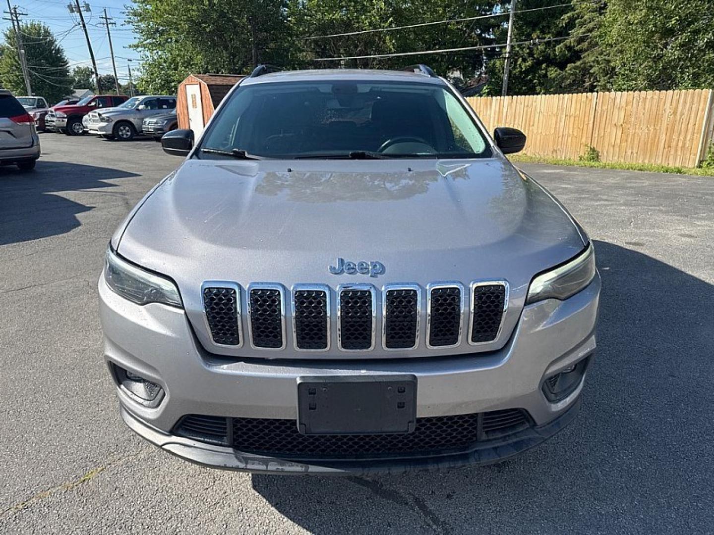 2022 SILVER /BLACK Jeep Cherokee Latitude 4WD (1C4PJMCX5ND) with an 3.2L V6 DOHC 24V engine, 9A transmission, located at 3304 Woodville Road, Northwood, OH, 43619, (419) 210-8019, 41.612694, -83.480743 - Your #1 Destination for Auto Loans and mdash;No Matter Your Credit!At our dealership, we believe everyone deserves the opportunity to drive their dream car and mdash;whether you have good credit, bad credit, or no credit at all. With a wide selection of hundreds of cars, trucks, and SUVs, you'll fin- Photo#7