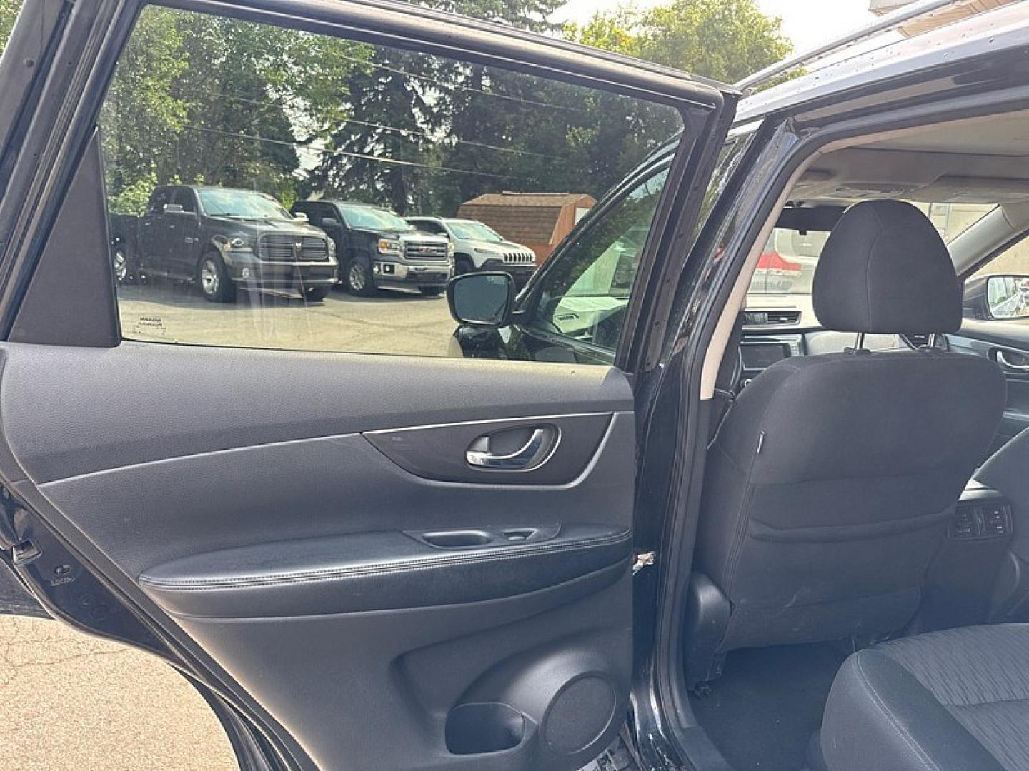 2020 BLACK /BLACK Nissan Rogue S AWD (5N1AT2MV1LC) with an 2.5L L4 DOHC 16V engine, CVT transmission, located at 3304 Woodville Road, Northwood, OH, 43619, (419) 210-8019, 41.612694, -83.480743 - Your #1 Destination for Auto Loans and mdash;No Matter Your Credit!At our dealership, we believe everyone deserves the opportunity to drive their dream car and mdash;whether you have good credit, bad credit, or no credit at all. With a wide selection of hundreds of cars, trucks, and SUVs, you'll fin- Photo#10