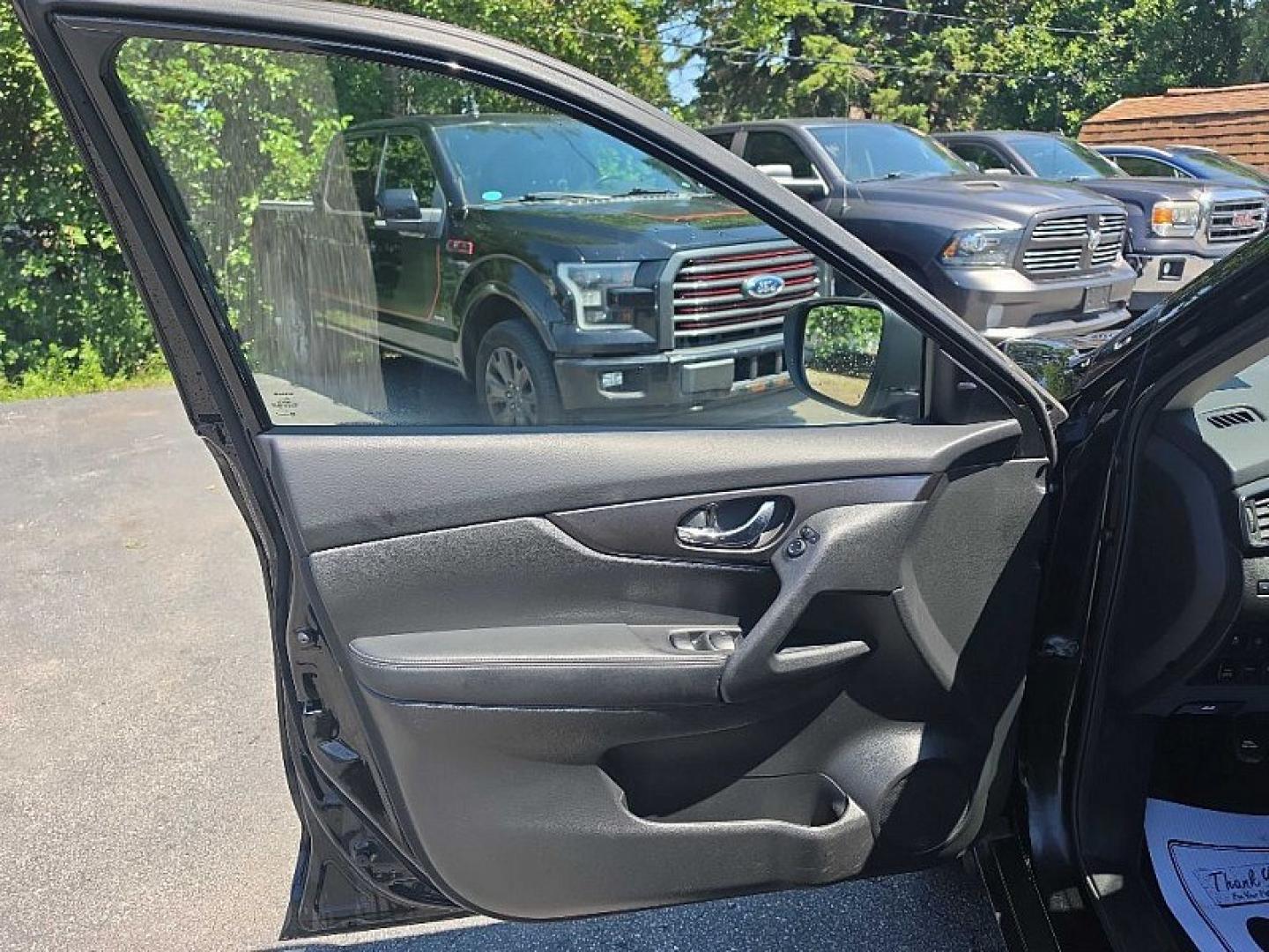 2020 BLACK /BLACK Nissan Rogue S AWD (5N1AT2MV6LC) with an 2.5L L4 DOHC 16V engine, CVT transmission, located at 3304 Woodville Road, Northwood, OH, 43619, (419) 210-8019, 41.612694, -83.480743 - Your #1 Destination for Auto Loans and mdash;No Matter Your Credit!At our dealership, we believe everyone deserves the opportunity to drive their dream car and mdash;whether you have good credit, bad credit, or no credit at all. With a wide selection of hundreds of cars, trucks, and SUVs, you'll fin- Photo#8