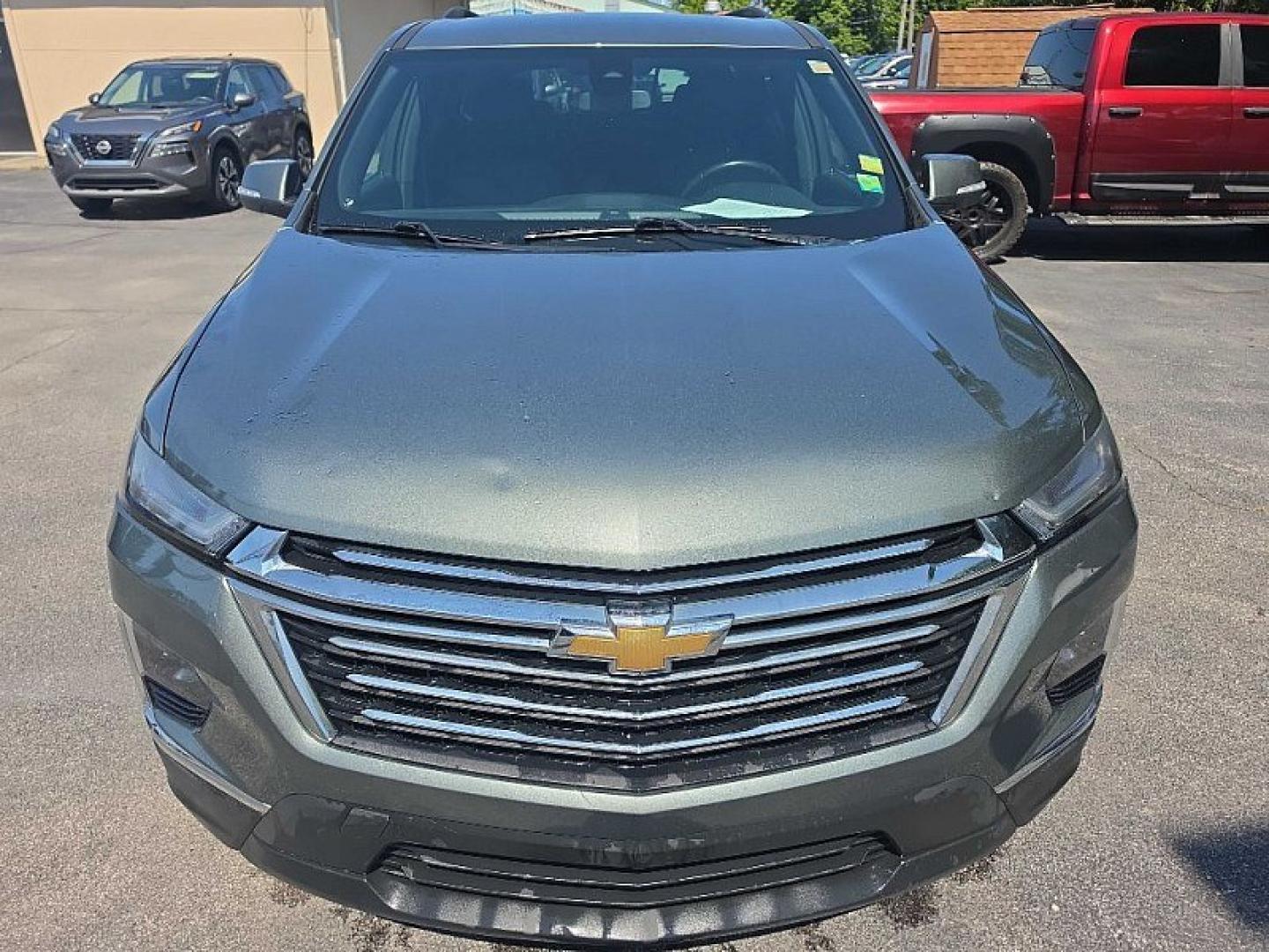 2022 GREEN /BLACK Chevrolet Traverse LT Cloth AWD (1GNEVGKW9NJ) with an 3.6L V6 DOHC 24V engine, 9A transmission, located at 3304 Woodville Road, Northwood, OH, 43619, (419) 210-8019, 41.612694, -83.480743 - Your #1 Destination for Auto Loans and mdash;No Matter Your Credit!At our dealership, we believe everyone deserves the opportunity to drive their dream car and mdash;whether you have good credit, bad credit, or no credit at all. With a wide selection of hundreds of cars, trucks, and SUVs, you'll fin- Photo#7