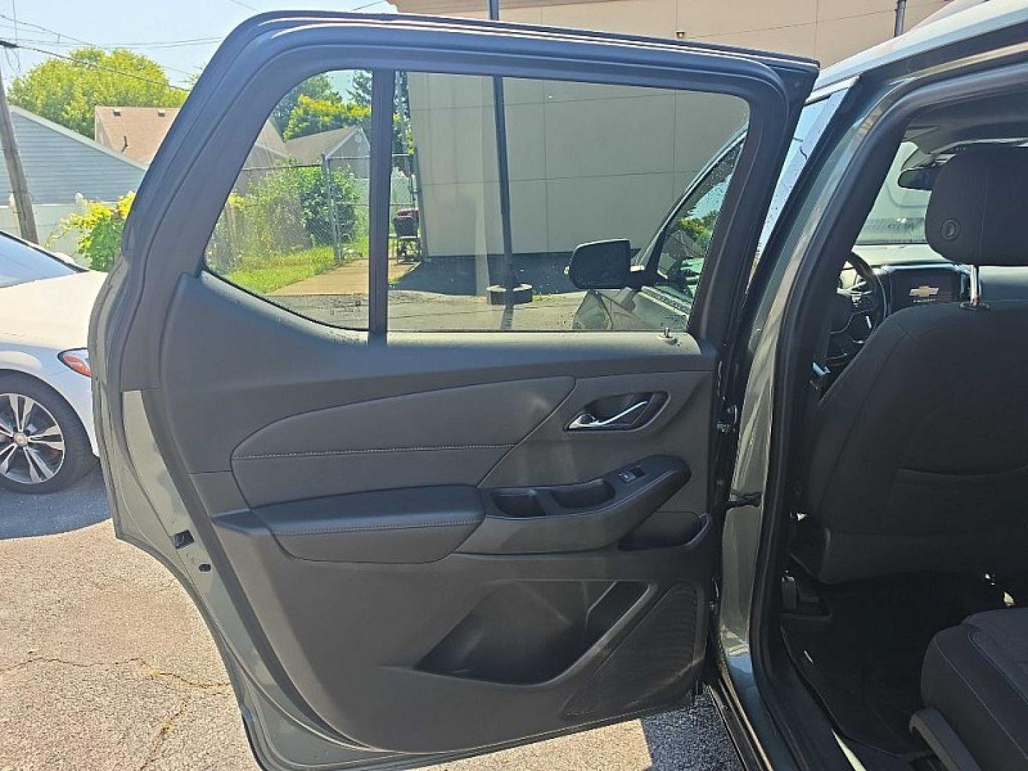 2022 GREEN /BLACK Chevrolet Traverse LT Cloth AWD (1GNEVGKW9NJ) with an 3.6L V6 DOHC 24V engine, 9A transmission, located at 3304 Woodville Road, Northwood, OH, 43619, (419) 210-8019, 41.612694, -83.480743 - Your #1 Destination for Auto Loans and mdash;No Matter Your Credit!At our dealership, we believe everyone deserves the opportunity to drive their dream car and mdash;whether you have good credit, bad credit, or no credit at all. With a wide selection of hundreds of cars, trucks, and SUVs, you'll fin- Photo#10