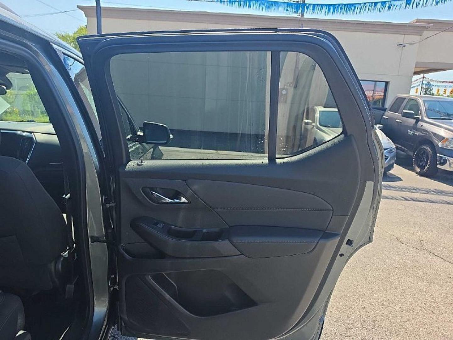 2022 GREEN /BLACK Chevrolet Traverse LT Cloth AWD (1GNEVGKW9NJ) with an 3.6L V6 DOHC 24V engine, 9A transmission, located at 3304 Woodville Road, Northwood, OH, 43619, (419) 210-8019, 41.612694, -83.480743 - Your #1 Destination for Auto Loans and mdash;No Matter Your Credit!At our dealership, we believe everyone deserves the opportunity to drive their dream car and mdash;whether you have good credit, bad credit, or no credit at all. With a wide selection of hundreds of cars, trucks, and SUVs, you'll fin- Photo#14