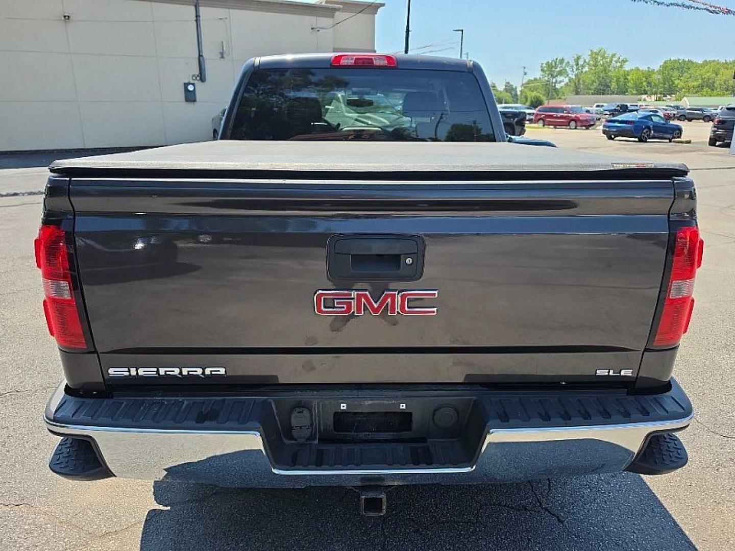 2015 GRAY /GRAY GMC Sierra 1500 SLE Crew Cab Short Box 4WD (3GTU2UEC5FG) with an 5.3L V8 OHV 16V engine, 6-Speed Automatic transmission, located at 3304 Woodville Road, Northwood, OH, 43619, (419) 210-8019, 41.612694, -83.480743 - Your #1 Destination for Auto Loans and mdash;No Matter Your Credit!At our dealership, we believe everyone deserves the opportunity to drive their dream car and mdash;whether you have good credit, bad credit, or no credit at all. With a wide selection of hundreds of cars, trucks, and SUVs, you'll fin- Photo#3