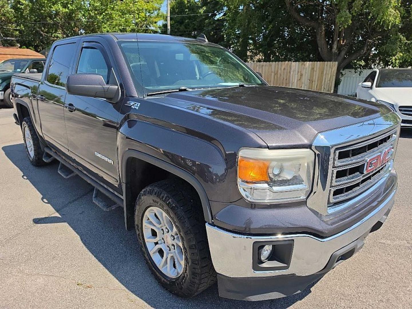 2015 GRAY /GRAY GMC Sierra 1500 SLE Crew Cab Short Box 4WD (3GTU2UEC5FG) with an 5.3L V8 OHV 16V engine, 6-Speed Automatic transmission, located at 3304 Woodville Road, Northwood, OH, 43619, (419) 210-8019, 41.612694, -83.480743 - Your #1 Destination for Auto Loans and mdash;No Matter Your Credit!At our dealership, we believe everyone deserves the opportunity to drive their dream car and mdash;whether you have good credit, bad credit, or no credit at all. With a wide selection of hundreds of cars, trucks, and SUVs, you'll fin- Photo#6