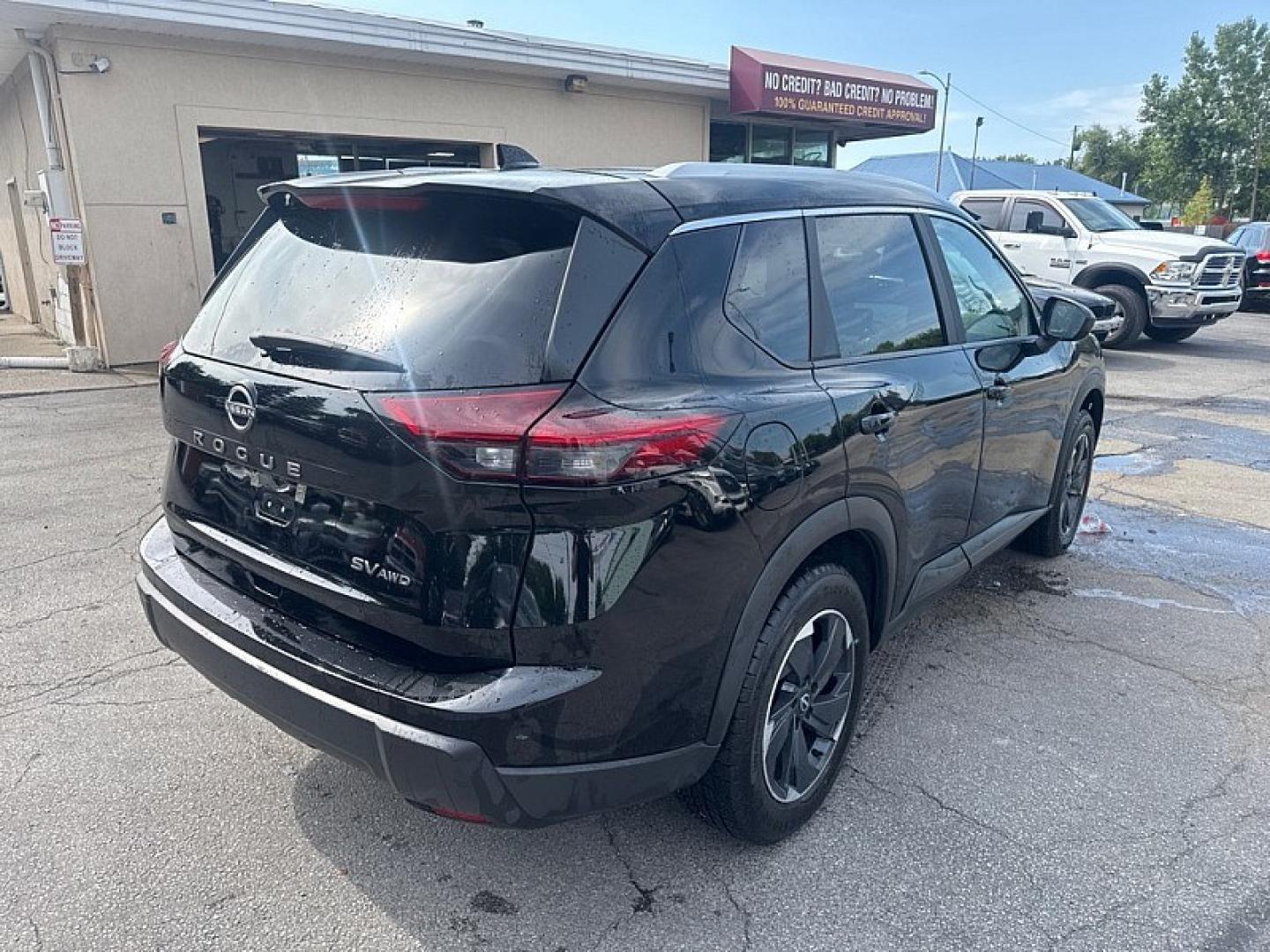 2024 BLACK /BLACK Nissan Rogue SV AWD (5N1BT3BB6RC) with an 2.5L L4 DOHC 16V engine, CVT transmission, located at 3304 Woodville Road, Northwood, OH, 43619, (419) 210-8019, 41.612694, -83.480743 - Your #1 Destination for Auto Loans and mdash;No Matter Your Credit!At our dealership, we believe everyone deserves the opportunity to drive their dream car and mdash;whether you have good credit, bad credit, or no credit at all. With a wide selection of hundreds of cars, trucks, and SUVs, you'll fin- Photo#4