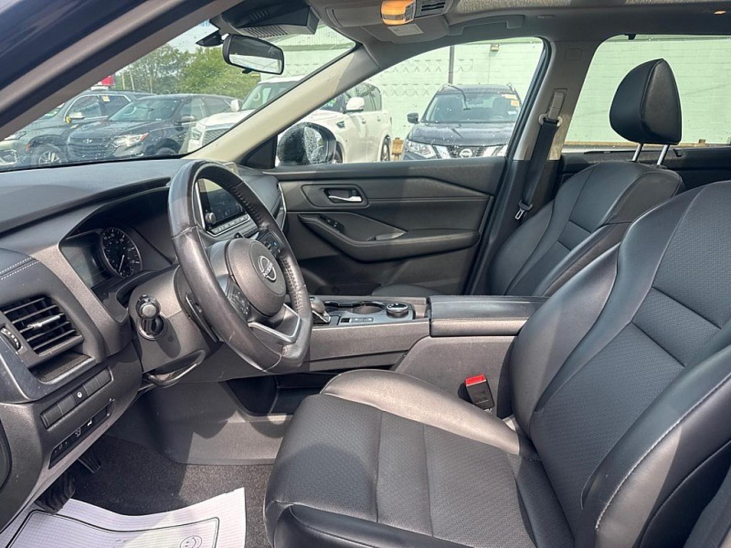 2024 BLACK /BLACK Nissan Rogue SV AWD (5N1BT3BB6RC) with an 2.5L L4 DOHC 16V engine, CVT transmission, located at 3304 Woodville Road, Northwood, OH, 43619, (419) 210-8019, 41.612694, -83.480743 - Your #1 Destination for Auto Loans and mdash;No Matter Your Credit!At our dealership, we believe everyone deserves the opportunity to drive their dream car and mdash;whether you have good credit, bad credit, or no credit at all. With a wide selection of hundreds of cars, trucks, and SUVs, you'll fin- Photo#9