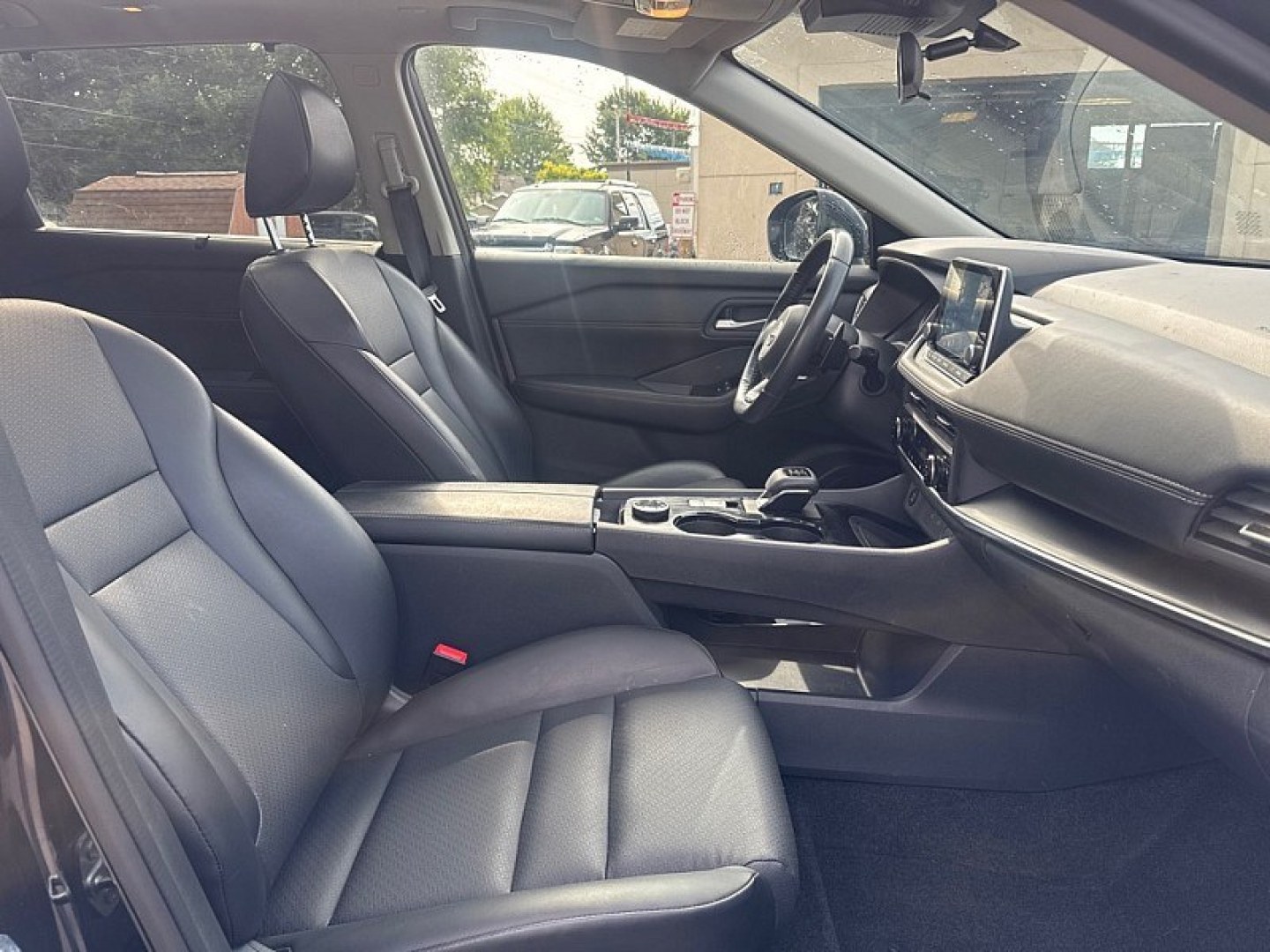 2024 BLACK /BLACK Nissan Rogue SV AWD (5N1BT3BB6RC) with an 2.5L L4 DOHC 16V engine, CVT transmission, located at 3304 Woodville Road, Northwood, OH, 43619, (419) 210-8019, 41.612694, -83.480743 - Your #1 Destination for Auto Loans and mdash;No Matter Your Credit!At our dealership, we believe everyone deserves the opportunity to drive their dream car and mdash;whether you have good credit, bad credit, or no credit at all. With a wide selection of hundreds of cars, trucks, and SUVs, you'll fin- Photo#16