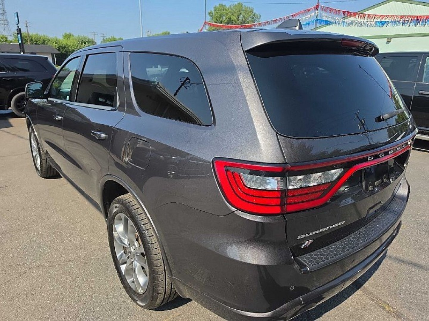 2020 GRAY /BLACK Dodge Durango GT AWD (1C4RDJDG2LC) with an 3.6L V6 DOHC 24V engine, 8A transmission, located at 3304 Woodville Road, Northwood, OH, 43619, (419) 210-8019, 41.612694, -83.480743 - Your #1 Destination for Auto Loans and mdash;No Matter Your Credit!At our dealership, we believe everyone deserves the opportunity to drive their dream car and mdash;whether you have good credit, bad credit, or no credit at all. With a wide selection of hundreds of cars, trucks, and SUVs, you'll fin- Photo#3