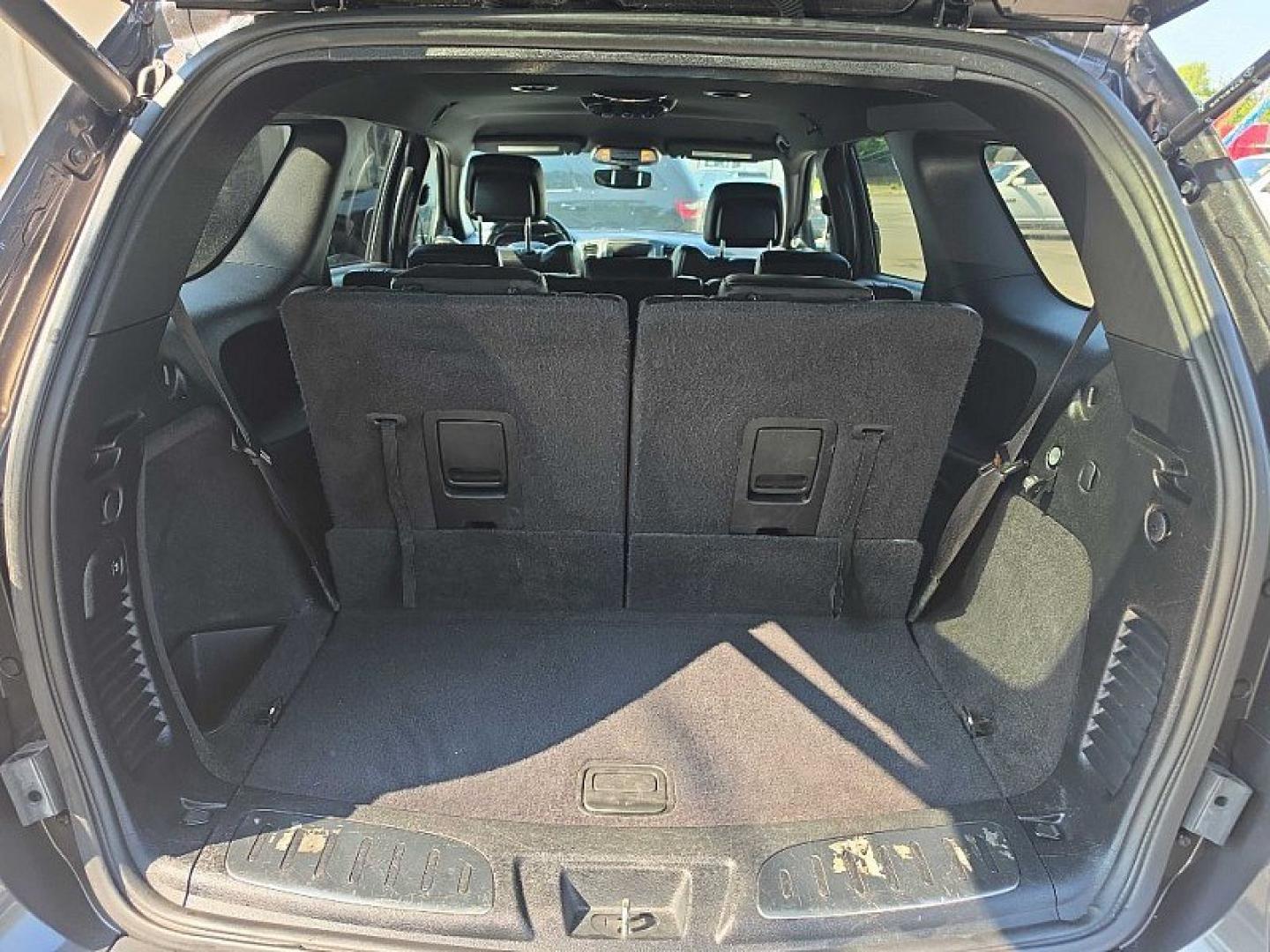 2020 GRAY /BLACK Dodge Durango GT AWD (1C4RDJDG2LC) with an 3.6L V6 DOHC 24V engine, 8A transmission, located at 3304 Woodville Road, Northwood, OH, 43619, (419) 210-8019, 41.612694, -83.480743 - Your #1 Destination for Auto Loans and mdash;No Matter Your Credit!At our dealership, we believe everyone deserves the opportunity to drive their dream car and mdash;whether you have good credit, bad credit, or no credit at all. With a wide selection of hundreds of cars, trucks, and SUVs, you'll fin- Photo#14