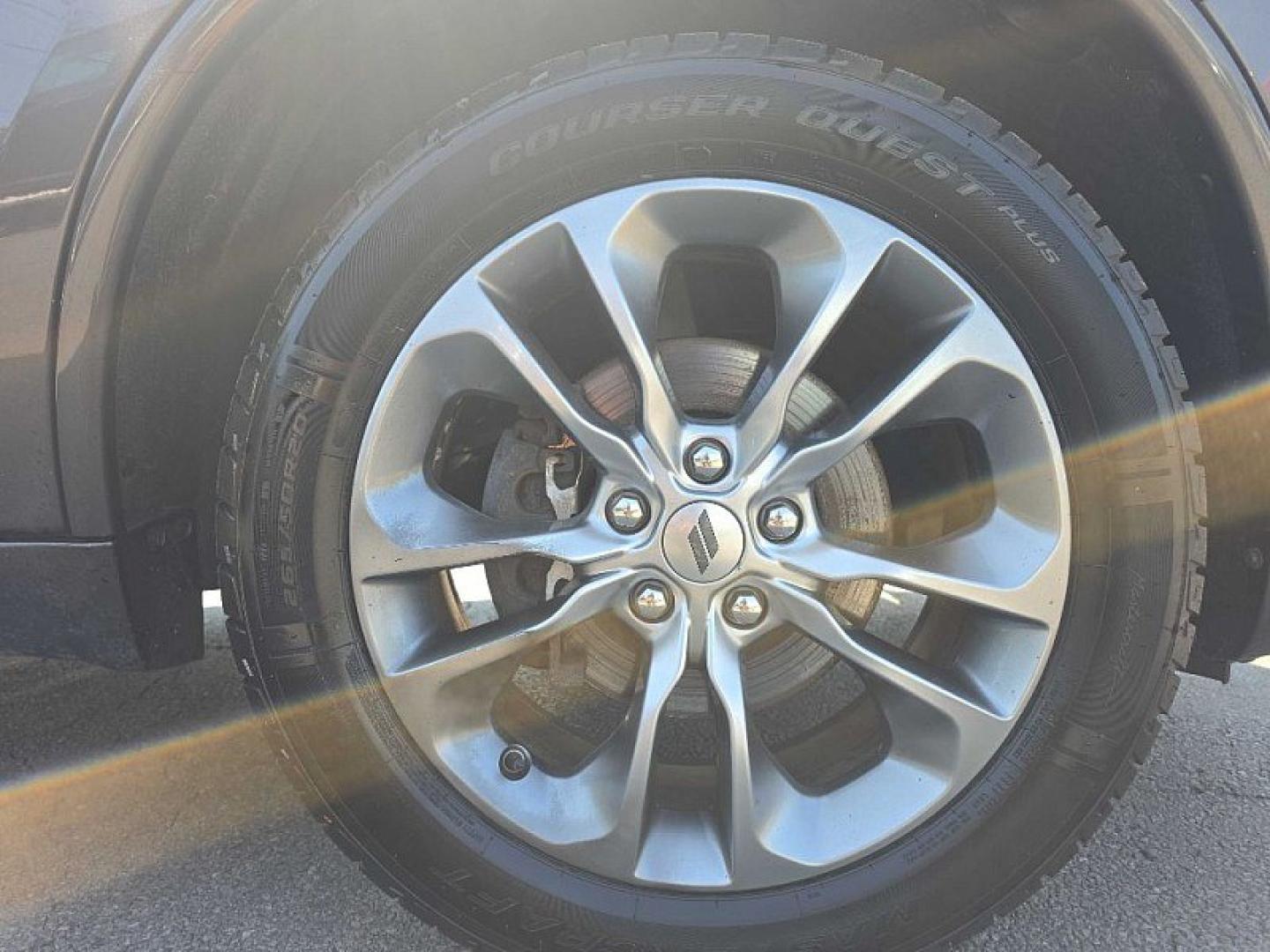 2020 GRAY /BLACK Dodge Durango GT AWD (1C4RDJDG2LC) with an 3.6L V6 DOHC 24V engine, 8A transmission, located at 3304 Woodville Road, Northwood, OH, 43619, (419) 210-8019, 41.612694, -83.480743 - Your #1 Destination for Auto Loans and mdash;No Matter Your Credit!At our dealership, we believe everyone deserves the opportunity to drive their dream car and mdash;whether you have good credit, bad credit, or no credit at all. With a wide selection of hundreds of cars, trucks, and SUVs, you'll fin- Photo#20